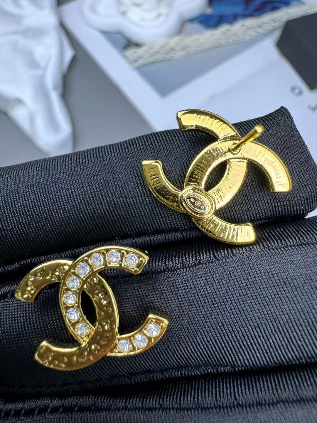 CHANE1 ダブルC ダイヤモンド スタッドピアス【50％割引+送料無料】