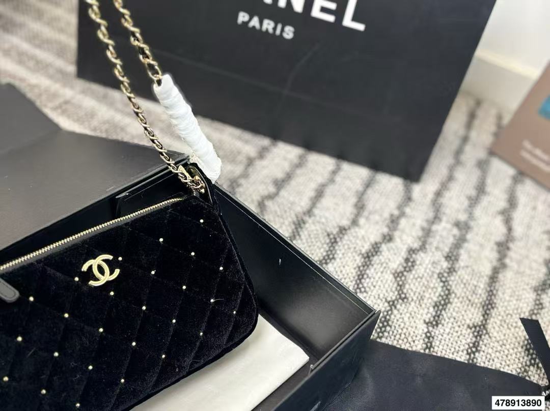 CHANE1 ベルベットパールチェーンバッグ【50％割引+送料無料】