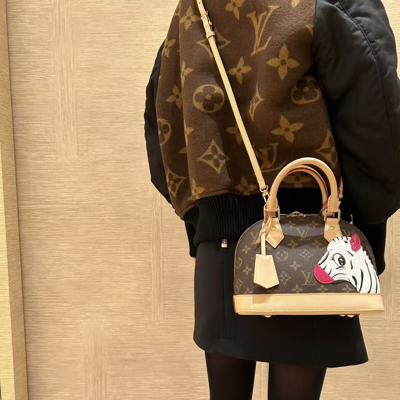 LVの新作プリントシェルバッグ【50％割引+送料無料】