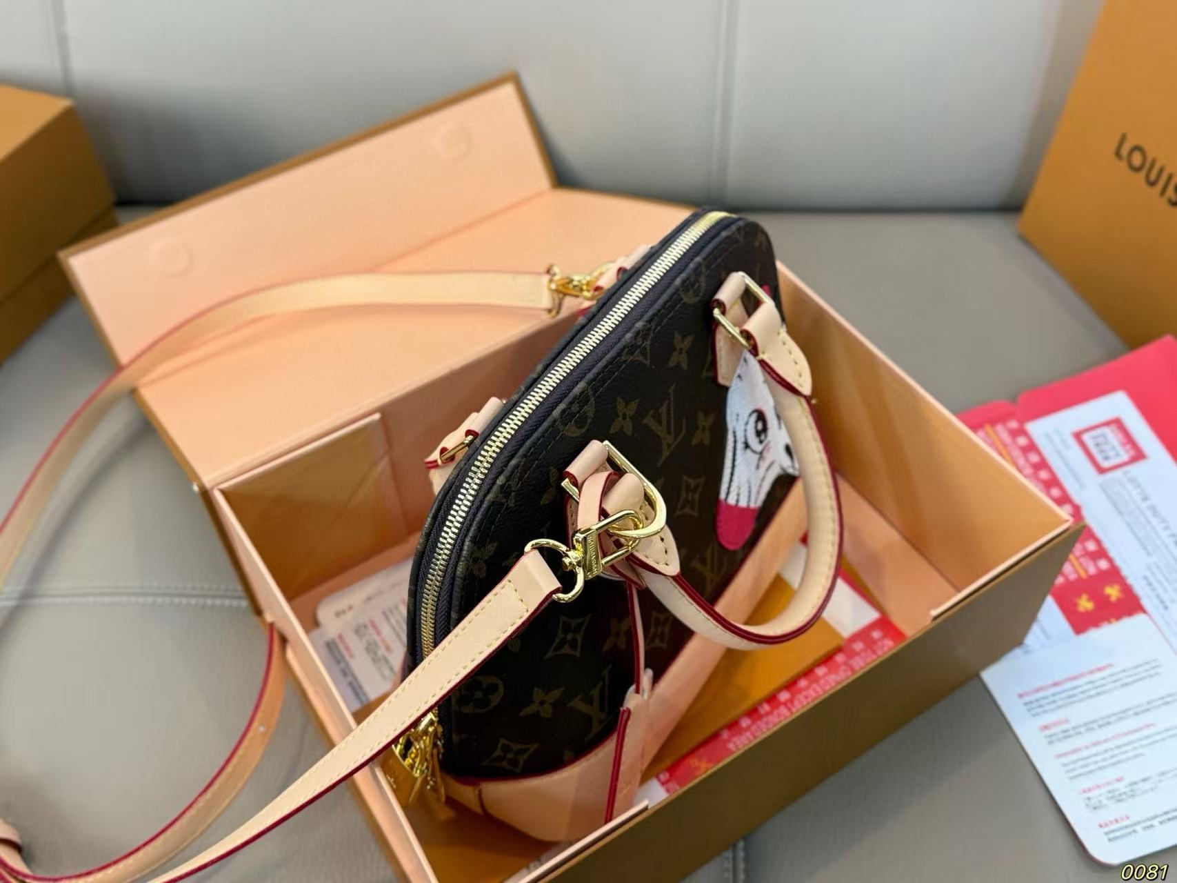 LVの新作プリントシェルバッグ【50％割引+送料無料】