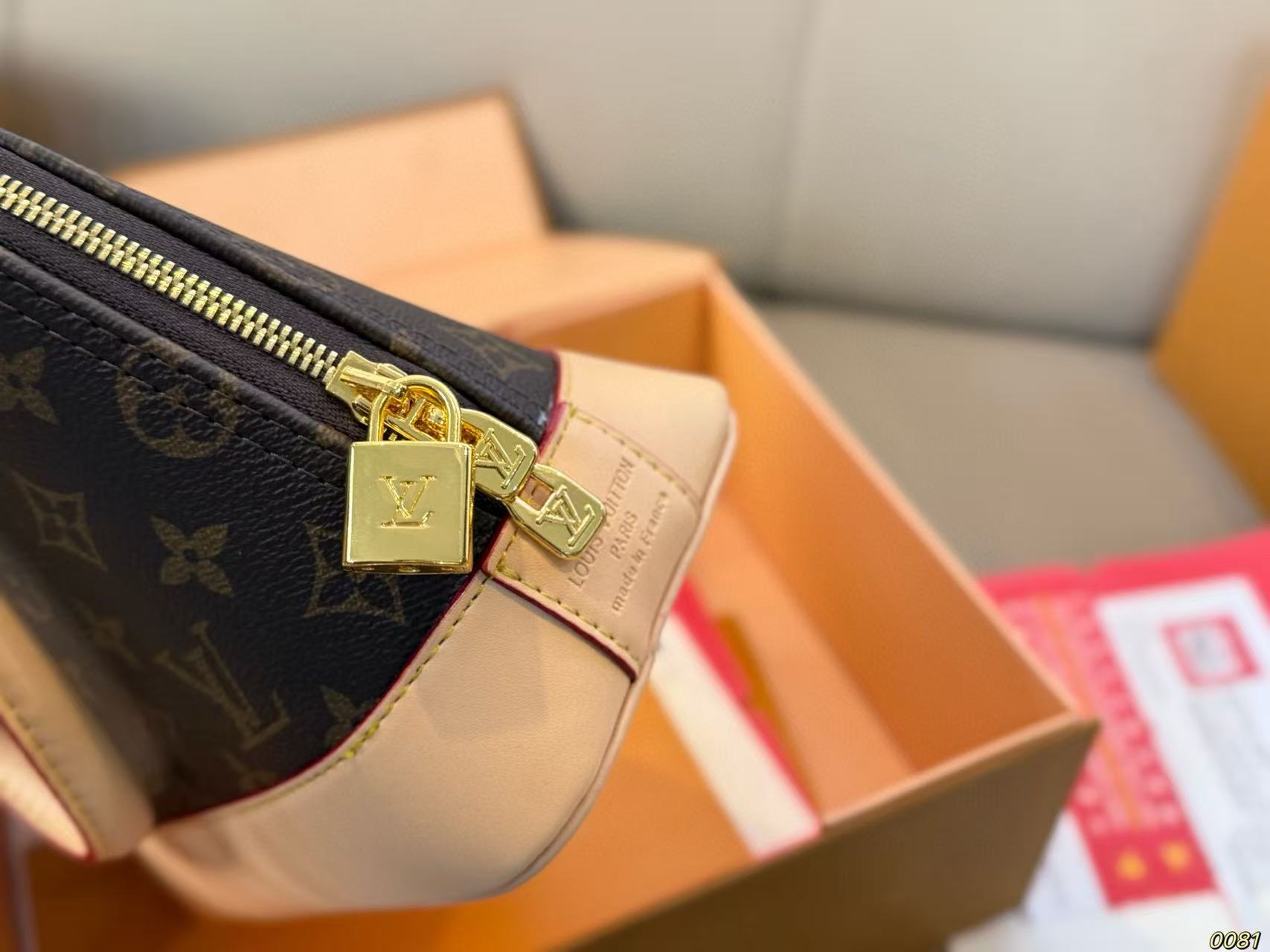 LVの新作プリントシェルバッグ【50％割引+送料無料】