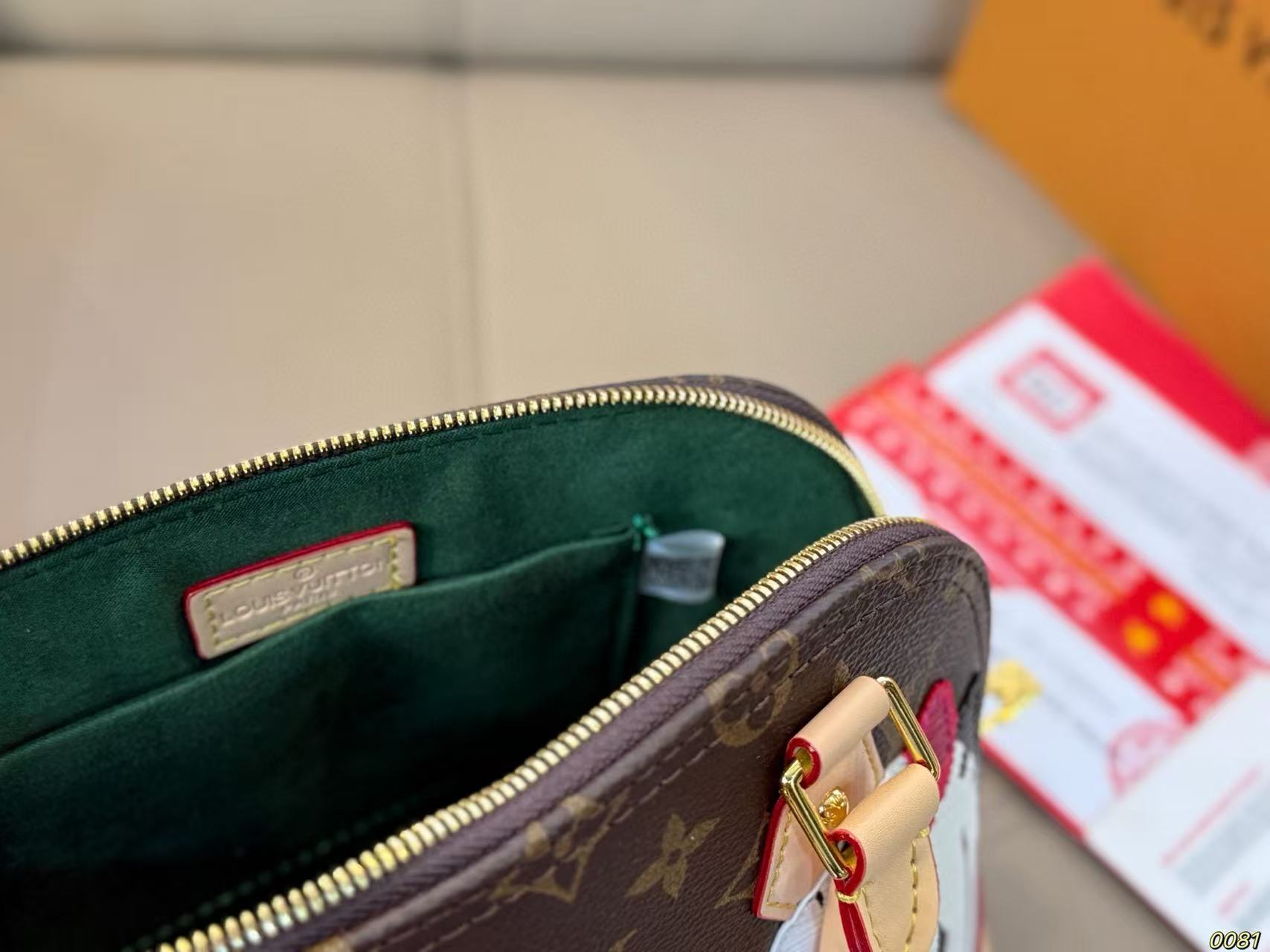 LVの新作プリントシェルバッグ【50％割引+送料無料】