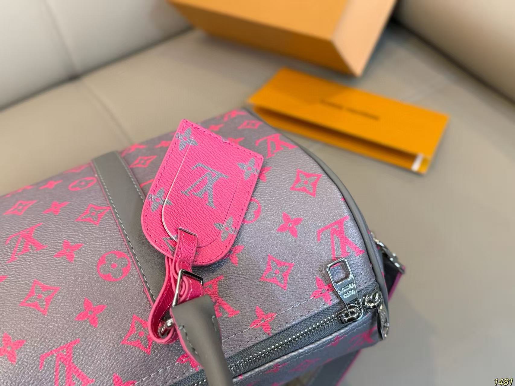 LV keepallピンクの旅行バッグ【50％割引+送料無料】
