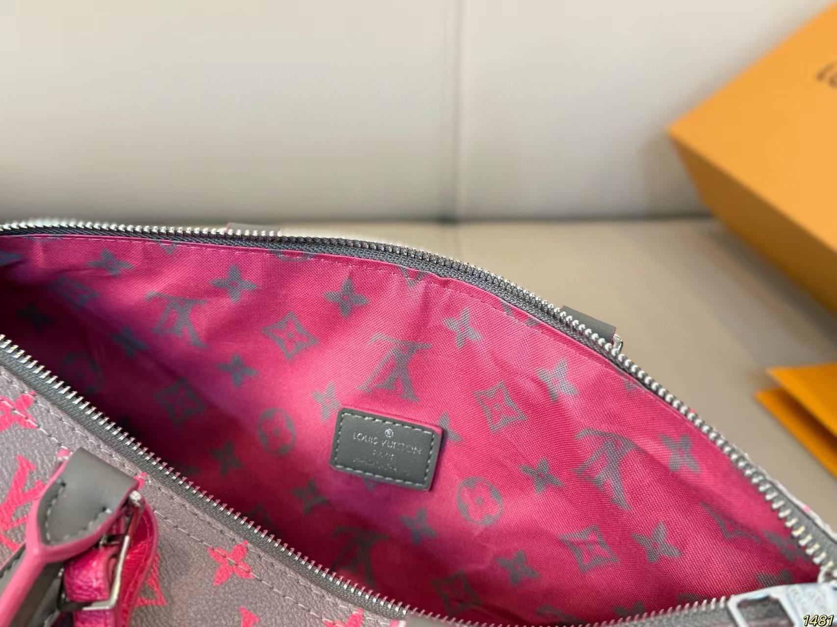 LV keepallピンクの旅行バッグ【50％割引+送料無料】