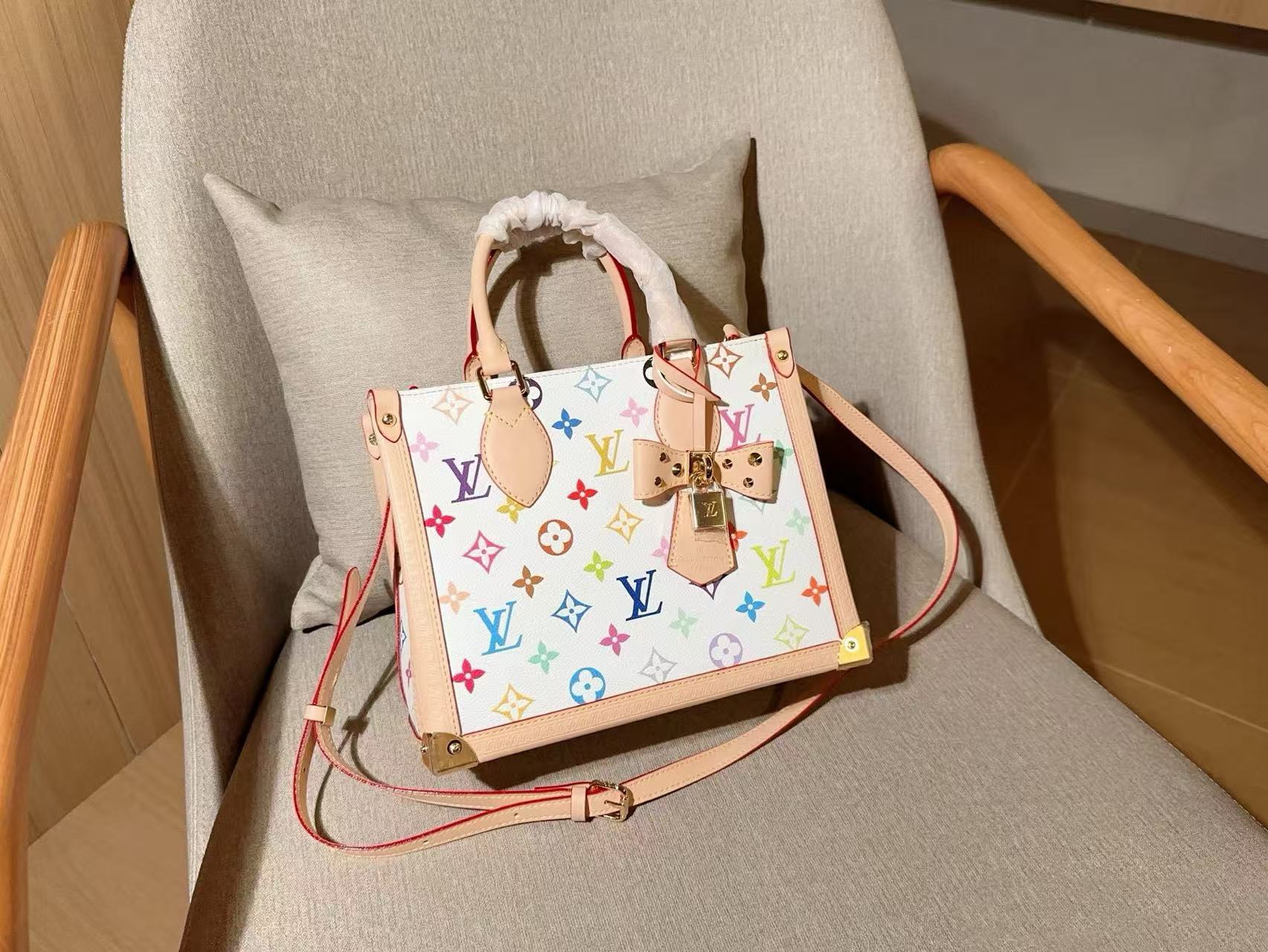 LVのカラフルなハンドバッグ【50％割引+送料無料】