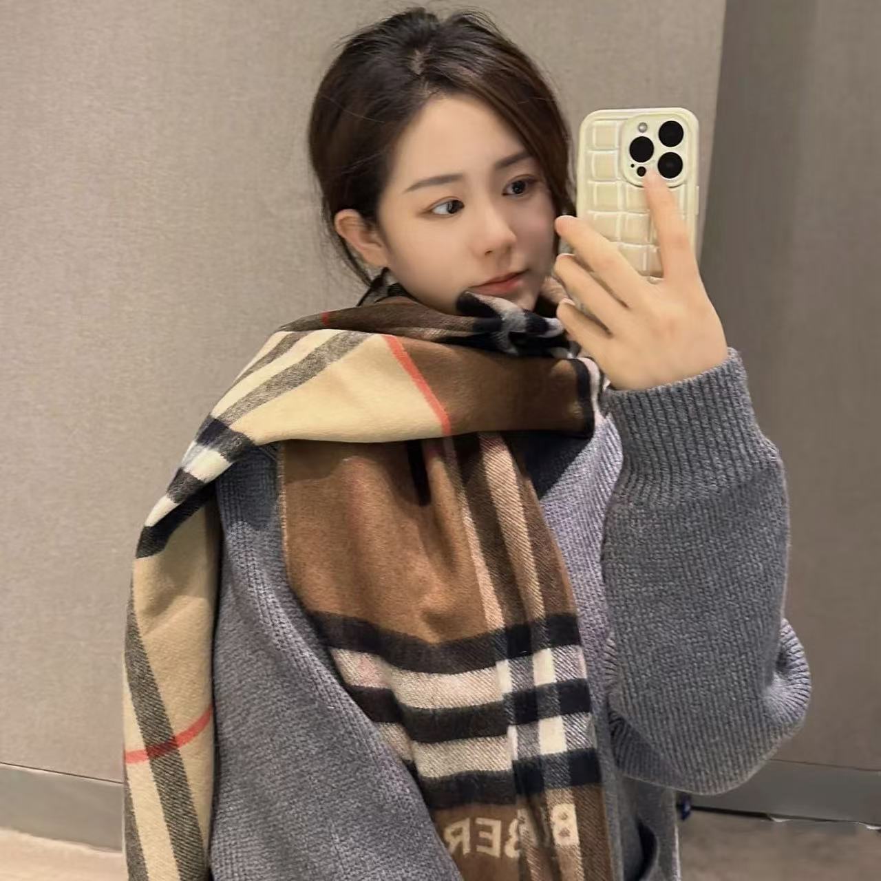 BUR8ERRY チェック柄タッセル カシミアスカーフ【50％割引+送料無料】