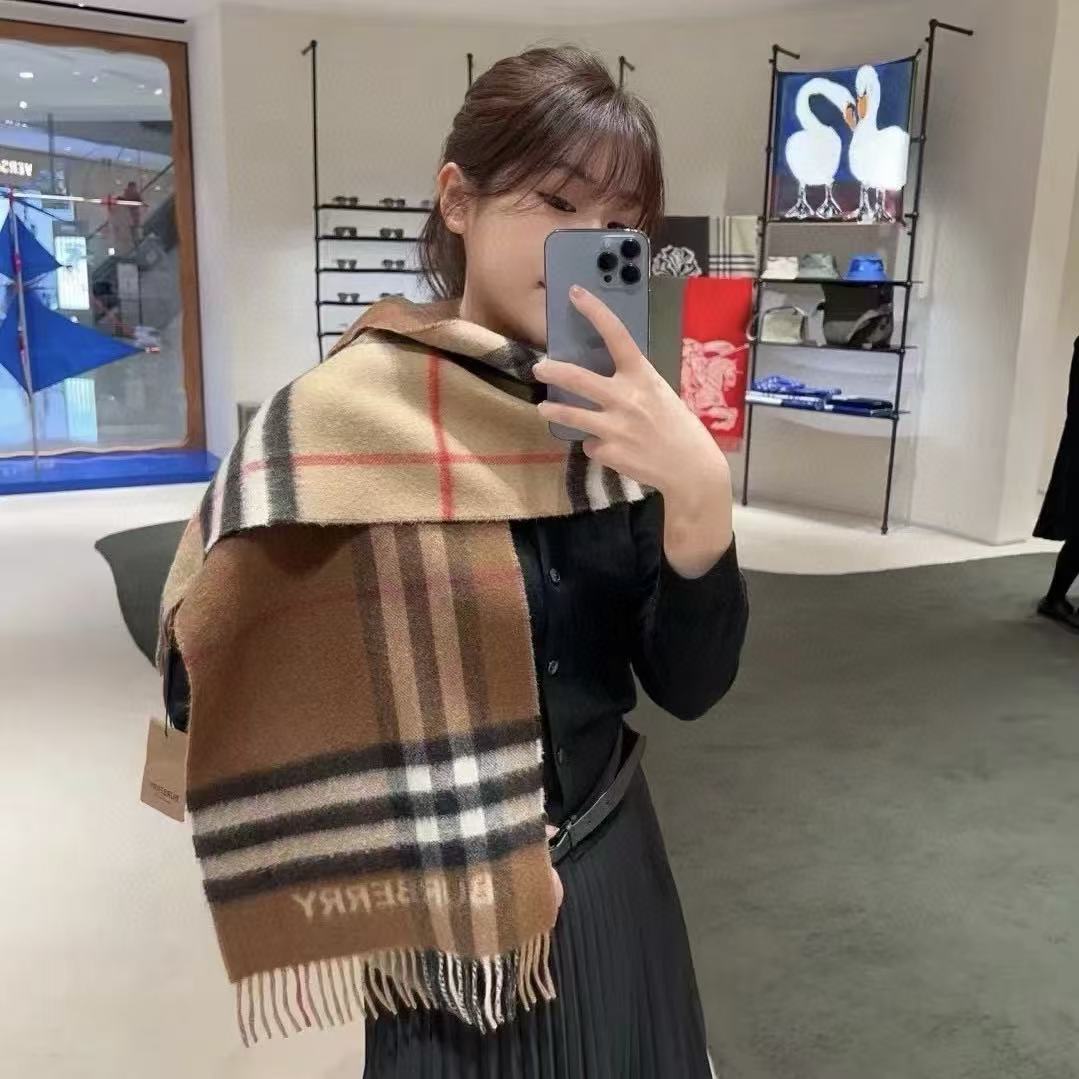 BUR8ERRY チェック柄タッセル カシミアスカーフ【50％割引+送料無料】