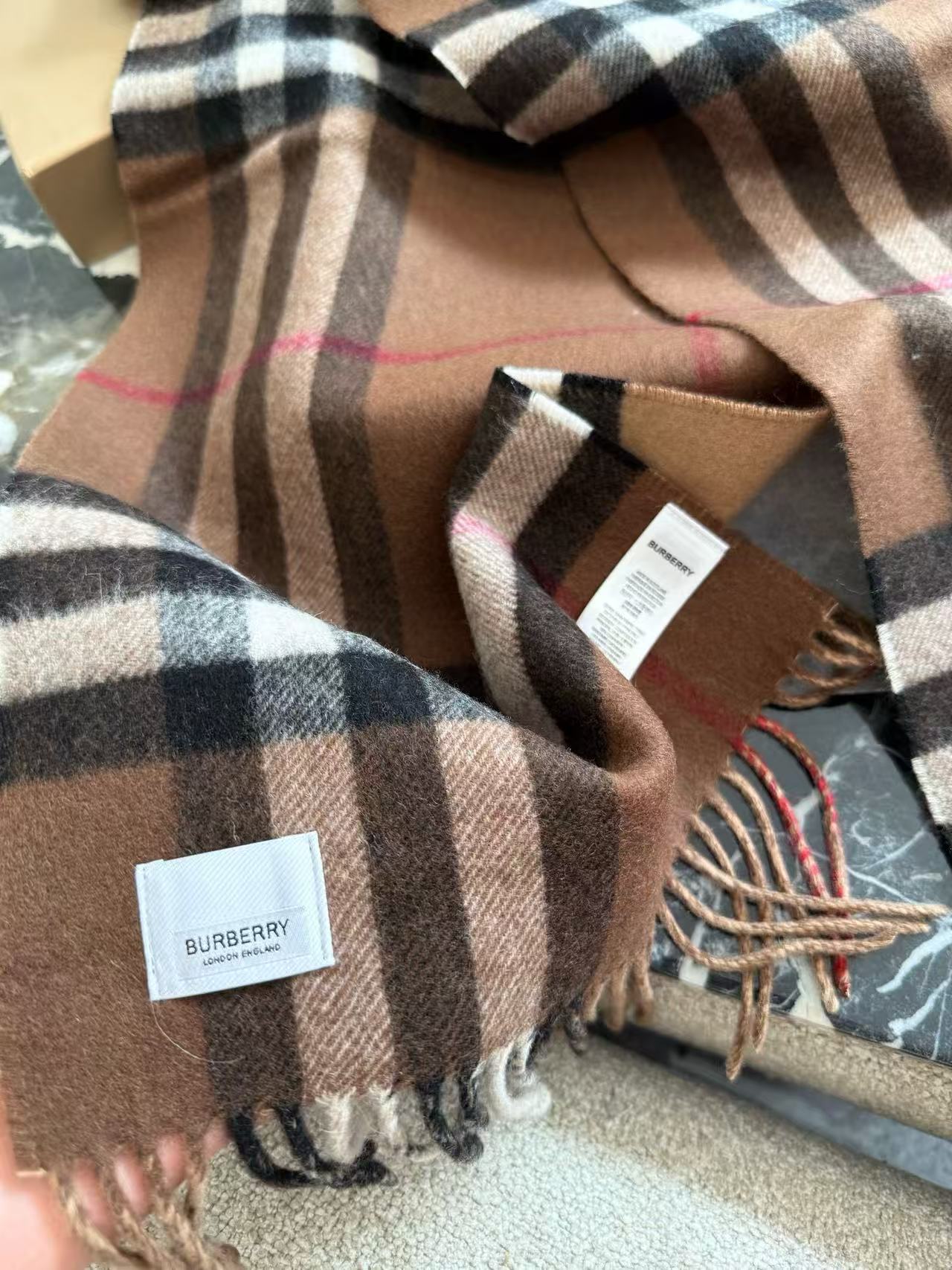 BUR8ERRY チェック柄タッセル カシミアスカーフ【50％割引+送料無料】