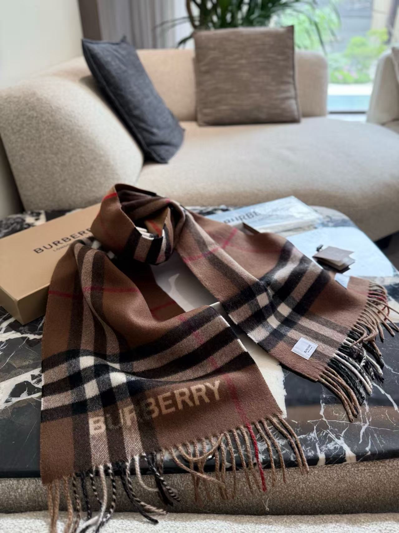 BUR8ERRY チェック柄タッセル カシミアスカーフ【50％割引+送料無料】