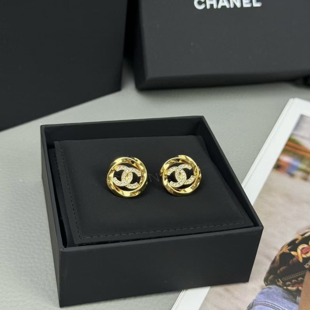 CHANE1 ラウンド ダブルC ダイヤモンド スタッドピアス【50％割引+送料無料】