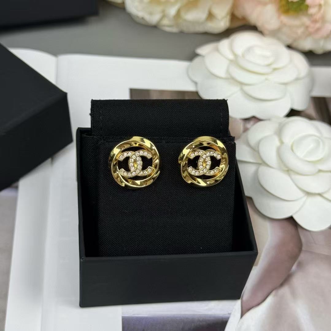 CHANE1 ラウンド ダブルC ダイヤモンド スタッドピアス【50％割引+送料無料】