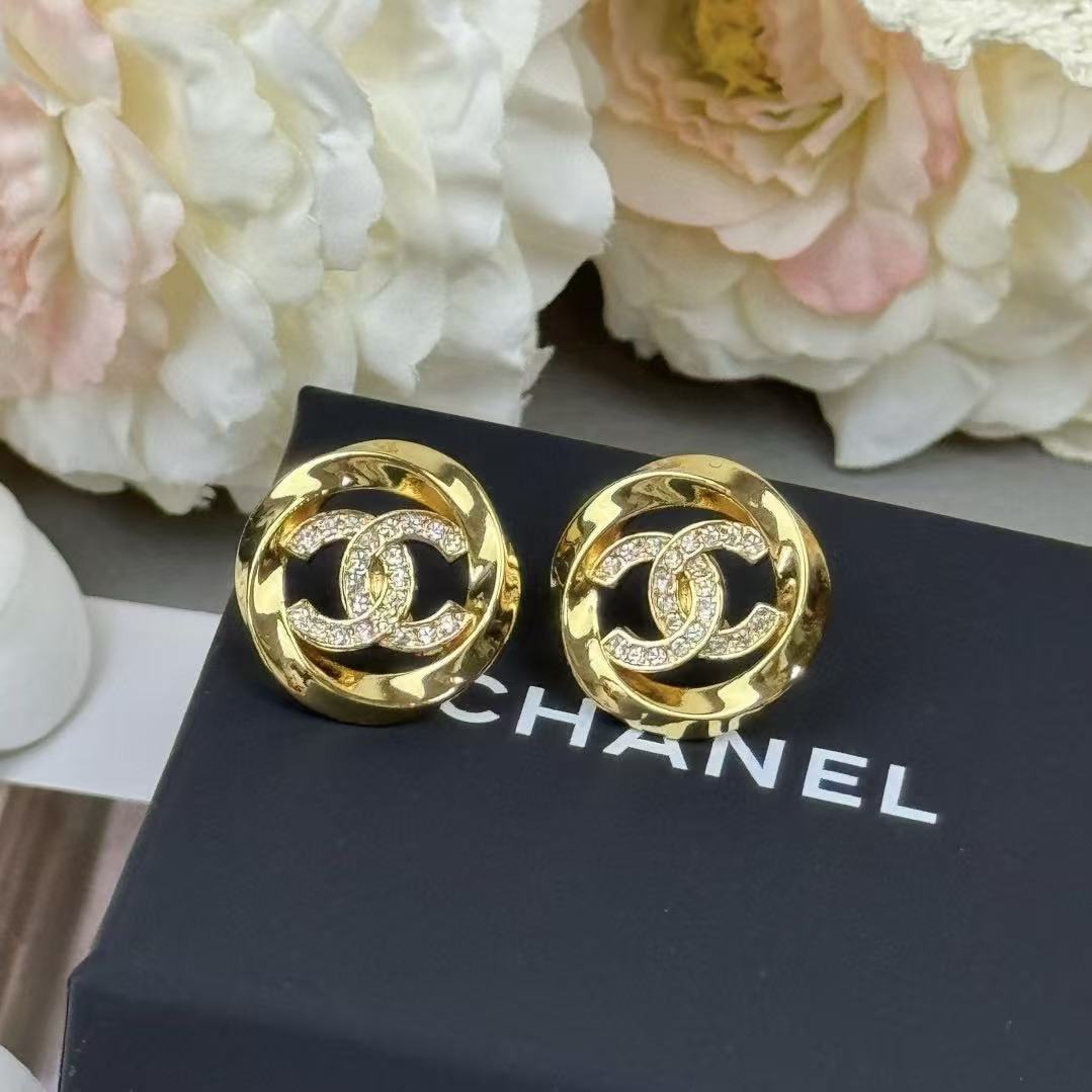 CHANE1 ラウンド ダブルC ダイヤモンド スタッドピアス【50％割引+送料無料】