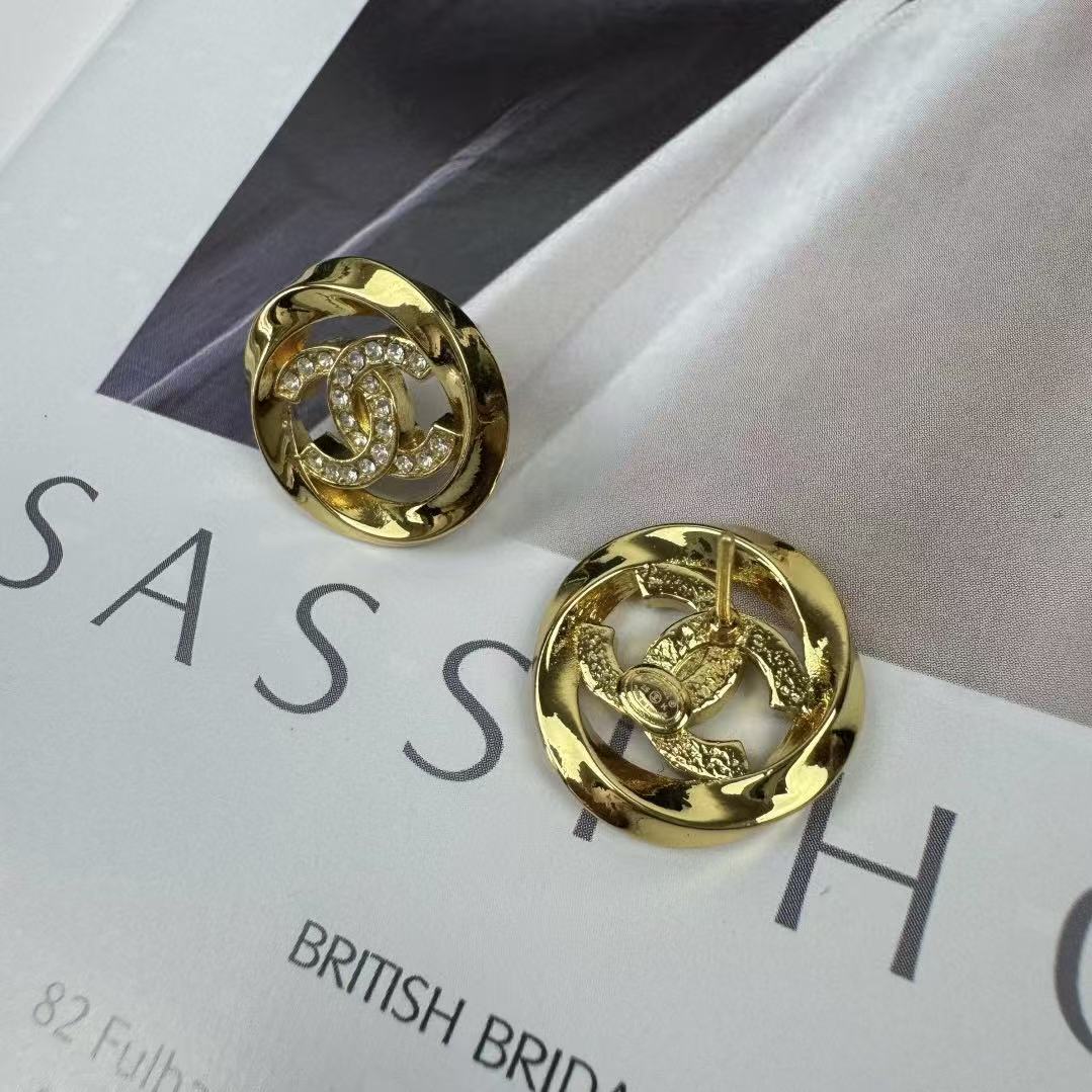 CHANE1 ラウンド ダブルC ダイヤモンド スタッドピアス【50％割引+送料無料】