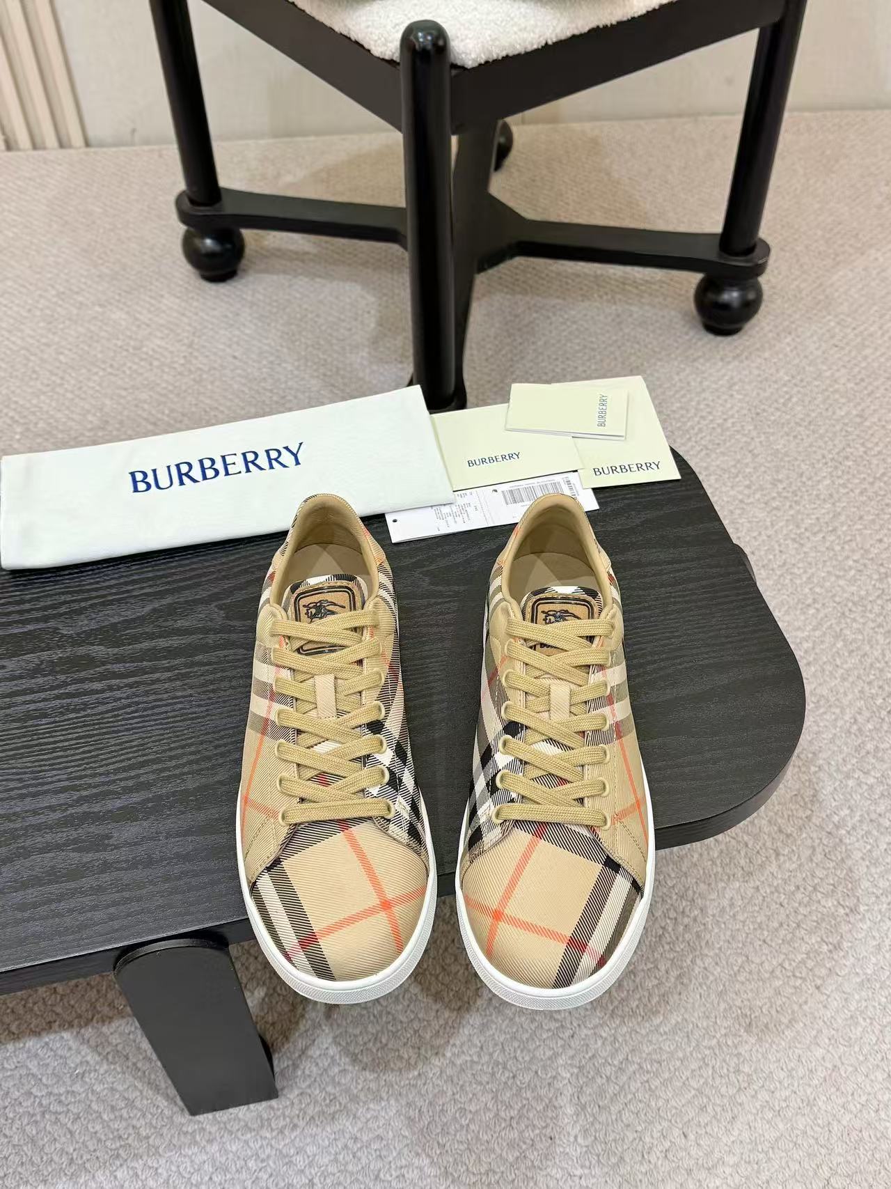 BUR8ERRY 高品質チェック柄メンズカジュアルシューズ【50％割引+送料無料】