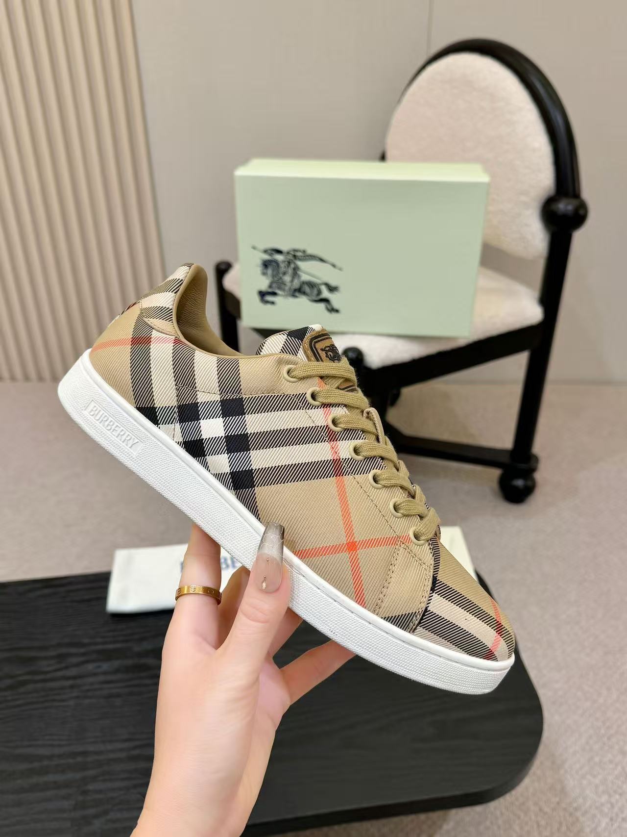 BUR8ERRY 高品質チェック柄メンズカジュアルシューズ【50％割引+送料無料】