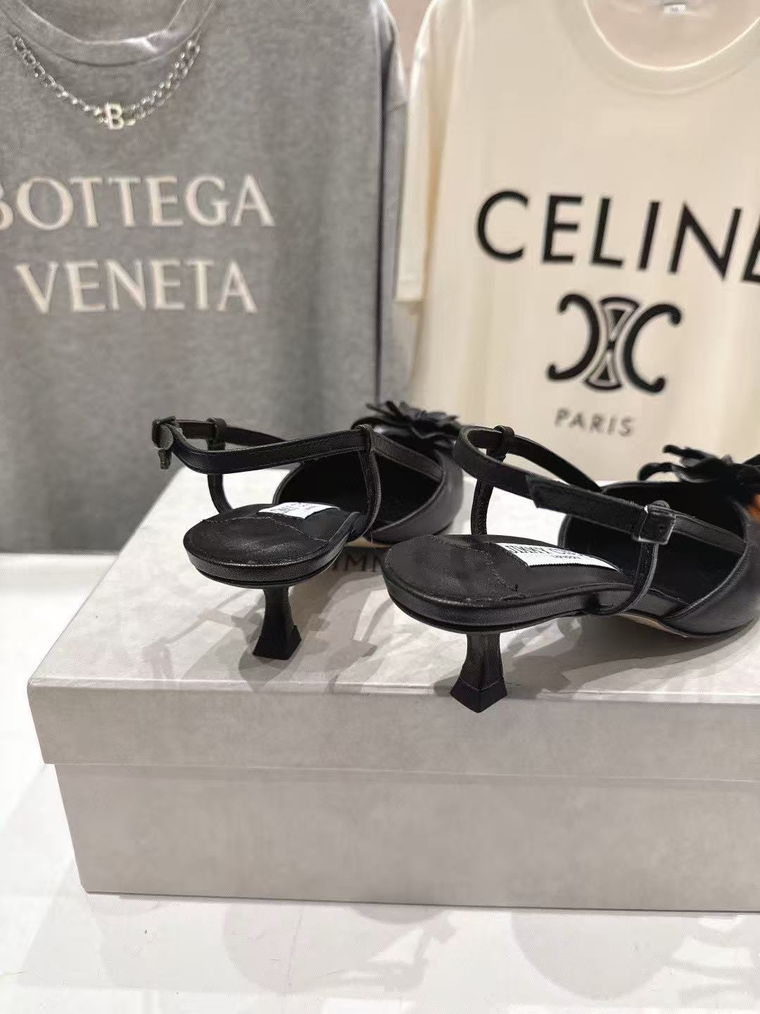 jimmycho0 上質な花柄のポインテッドトゥローヒールシューズ【50％割引+送料無料】