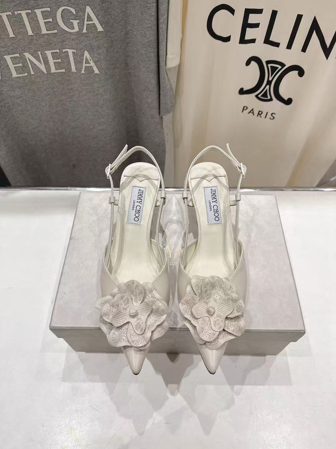 jimmycho0 上質な花柄のポインテッドトゥローヒールシューズ【50％割引+送料無料】