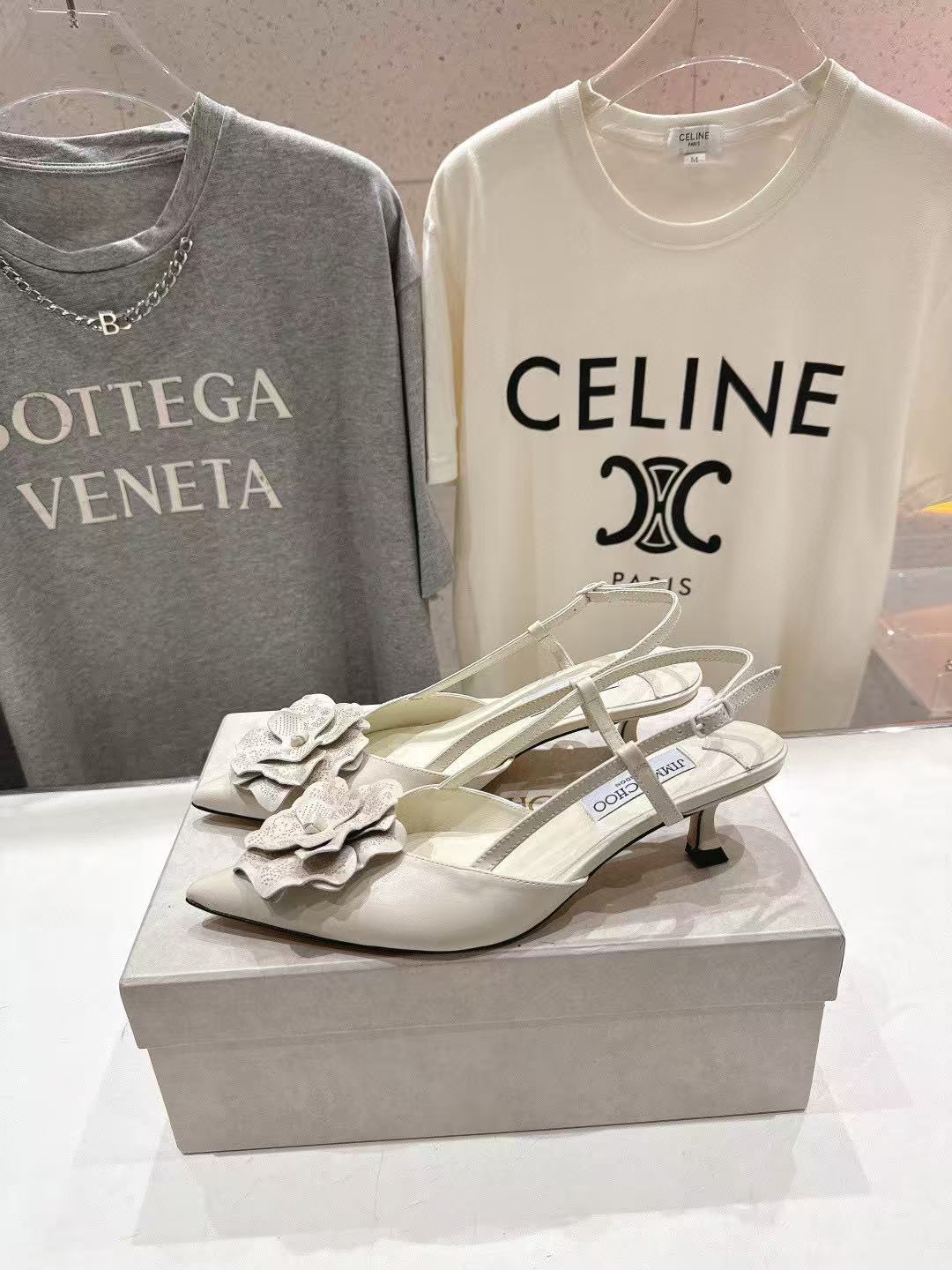 jimmycho0 上質な花柄のポインテッドトゥローヒールシューズ【50％割引+送料無料】