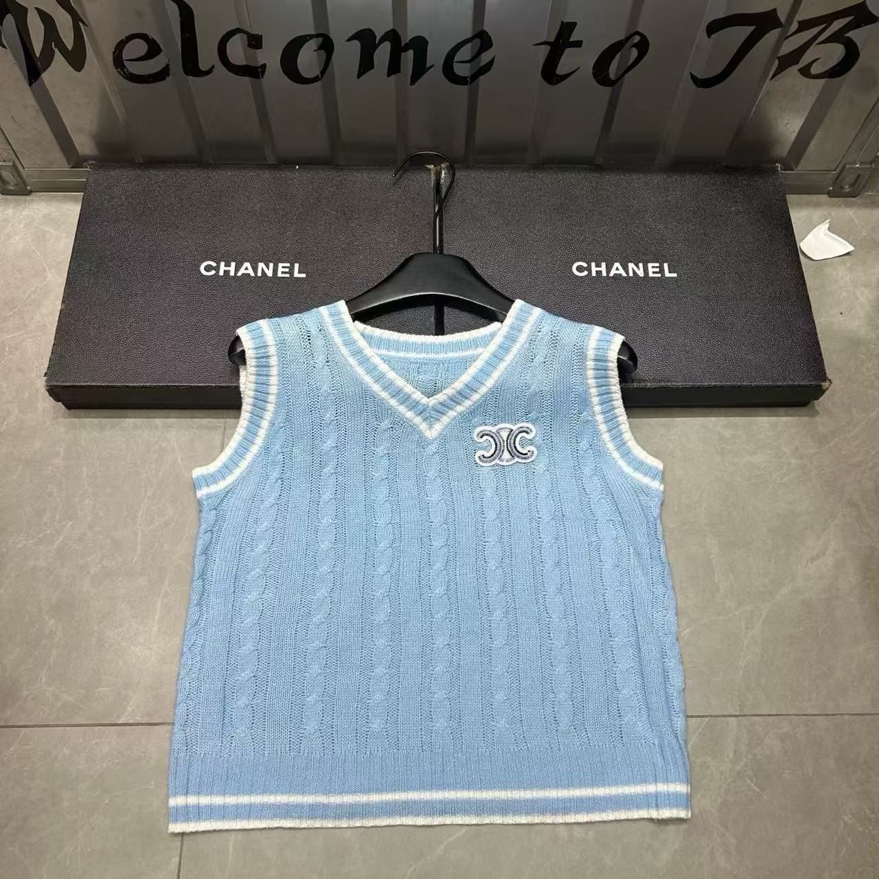 CEL1NE 凱旋門 Vネックウールベスト【50％割引+送料無料】