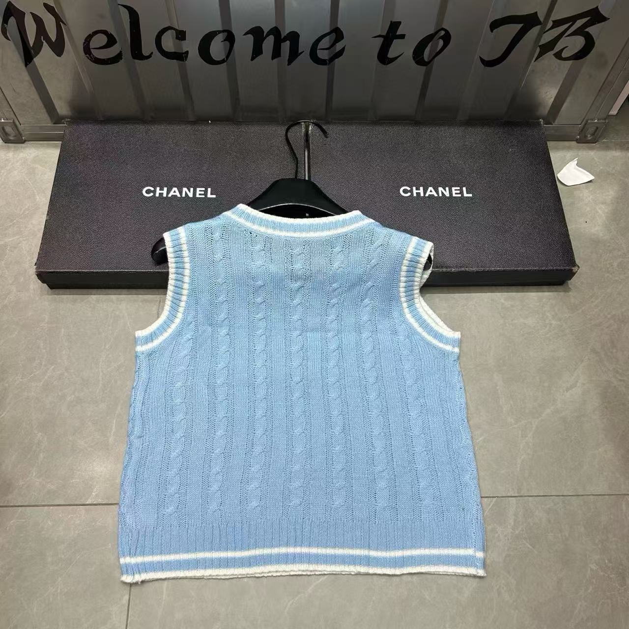 CEL1NE 凱旋門 Vネックウールベスト【50％割引+送料無料】