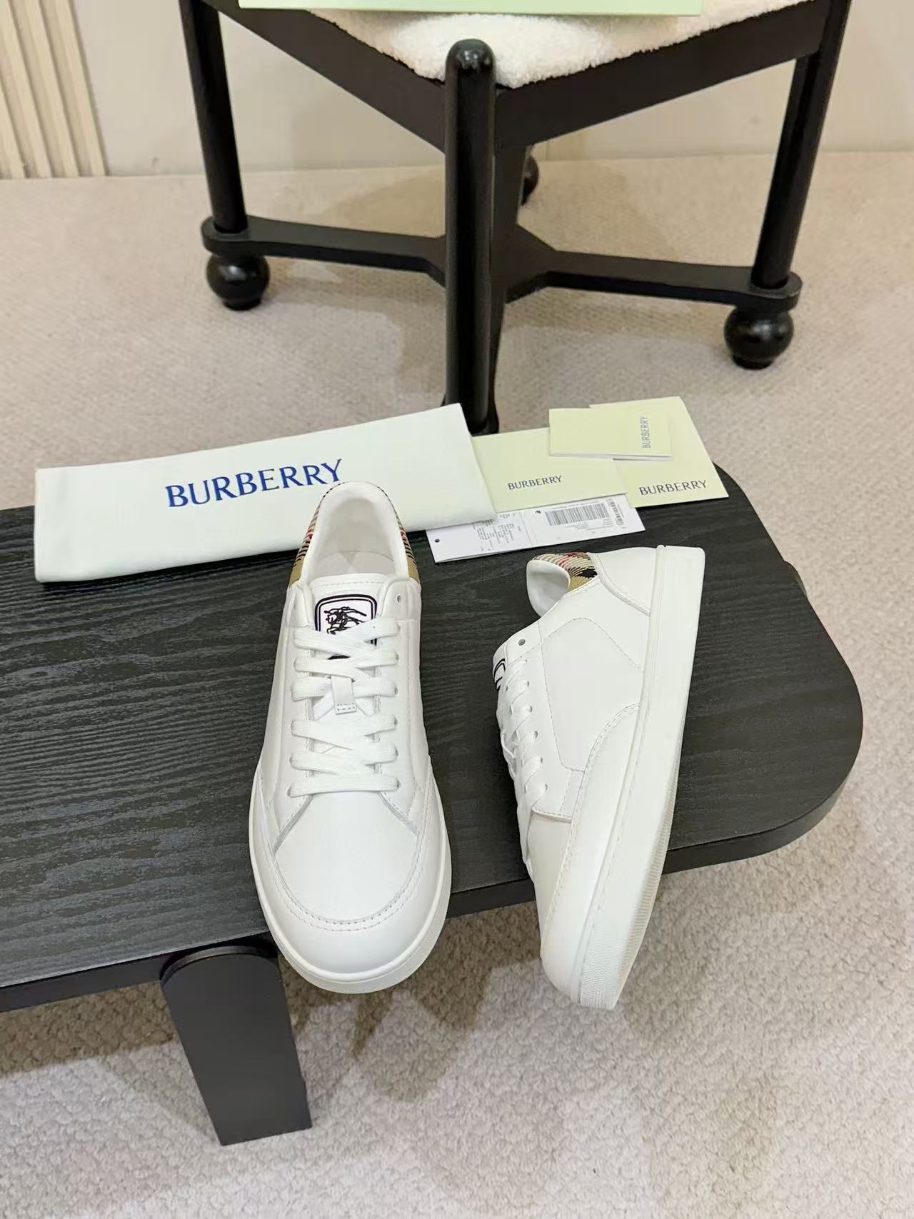 BUR8ERRY 高品質シンプルメンズカジュアルシューズ【50％割引+送料無料】