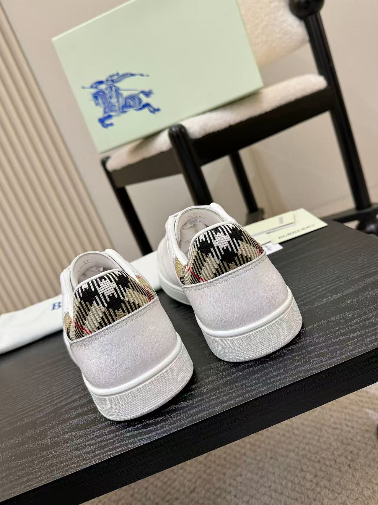 BUR8ERRY 高品質シンプルメンズカジュアルシューズ【50％割引+送料無料】