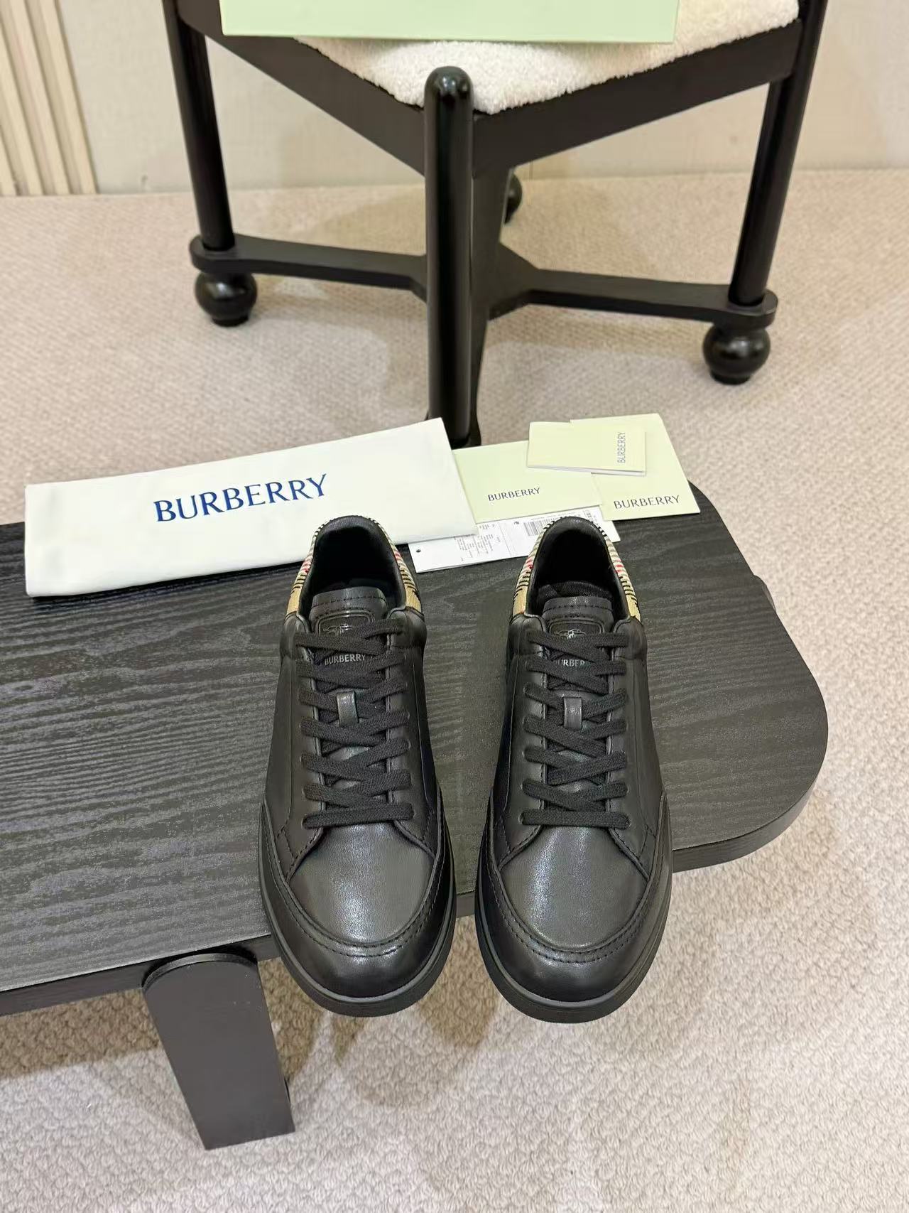 BUR8ERRY 高品質シンプルメンズカジュアルシューズ【50％割引+送料無料】
