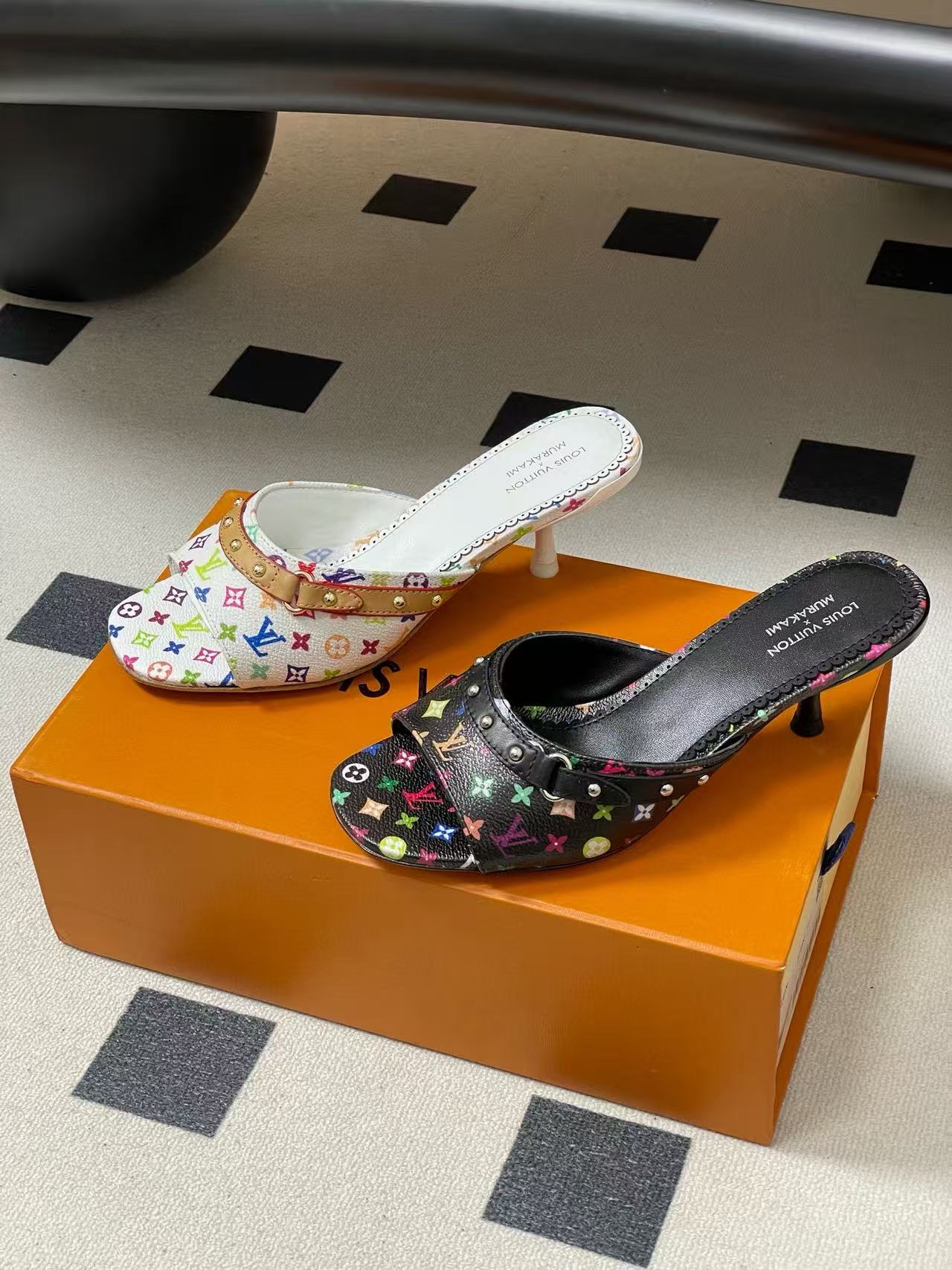 LVの高品質プリントローヒールシューズ【50％割引+送料無料】