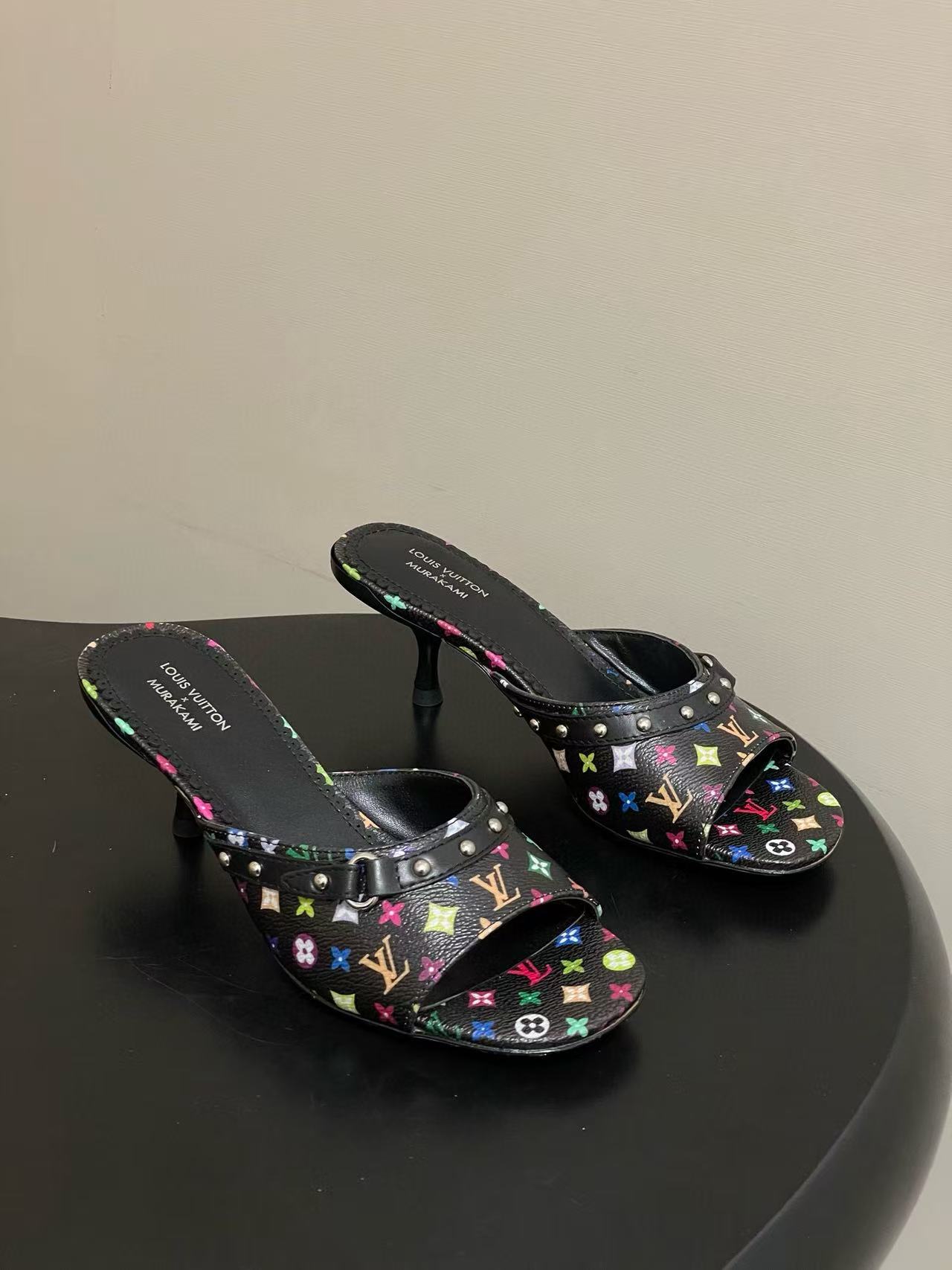 LVの高品質プリントローヒールシューズ【50％割引+送料無料】