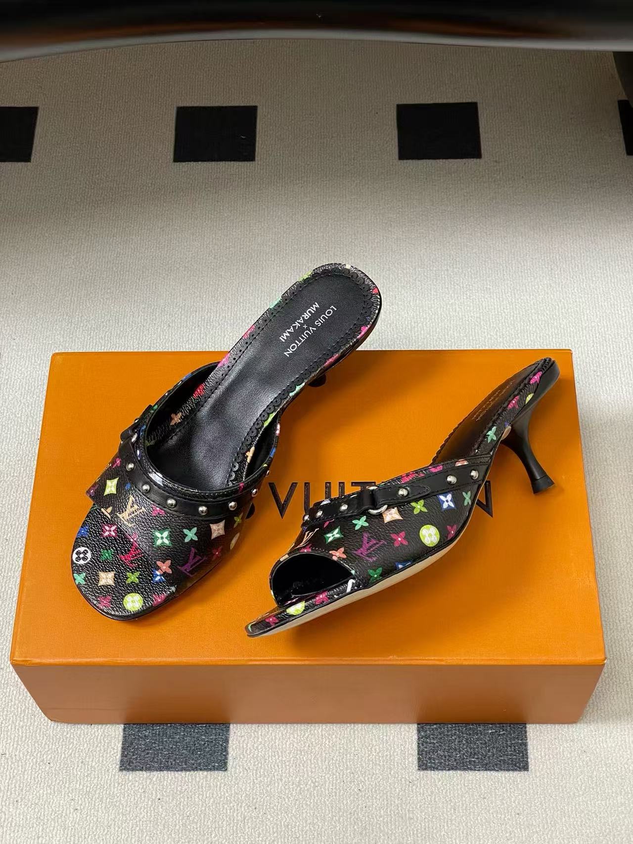 LVの高品質プリントローヒールシューズ【50％割引+送料無料】
