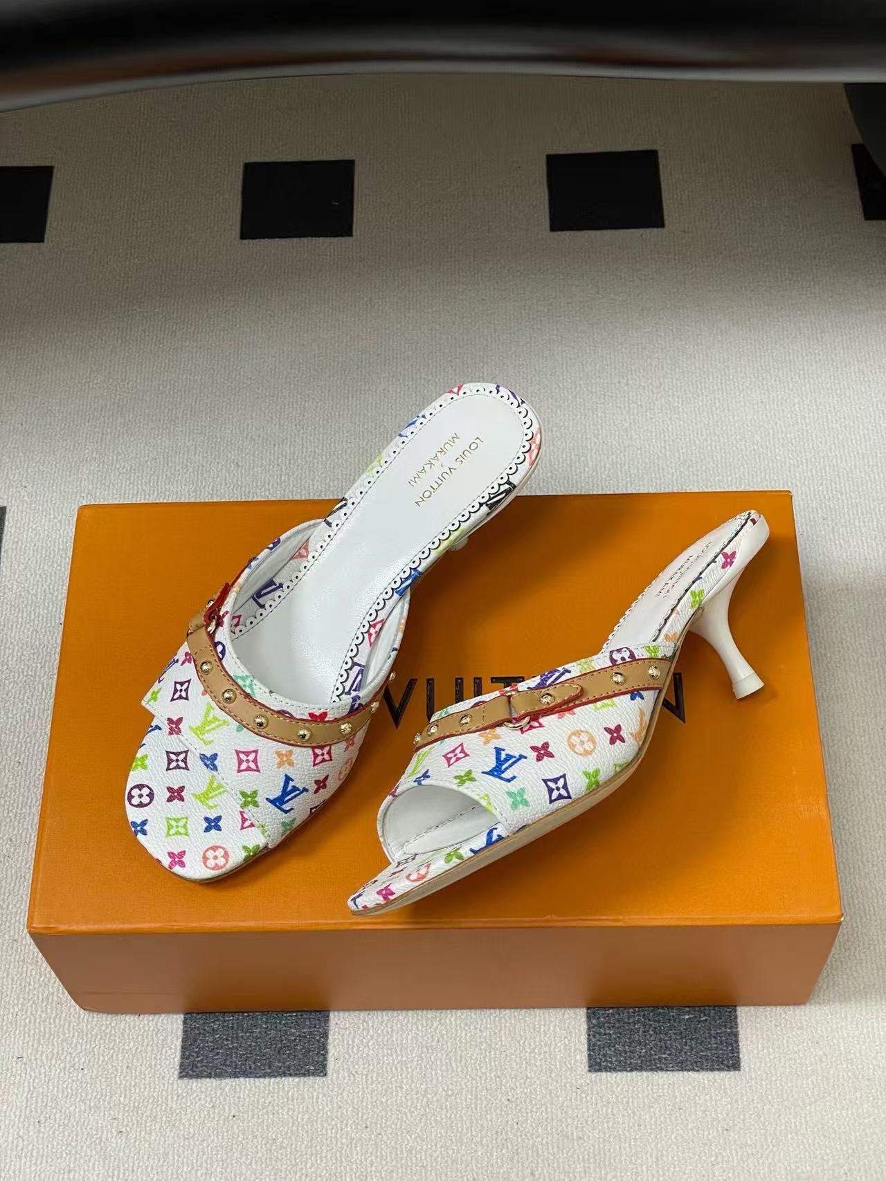 LVの高品質プリントローヒールシューズ【50％割引+送料無料】