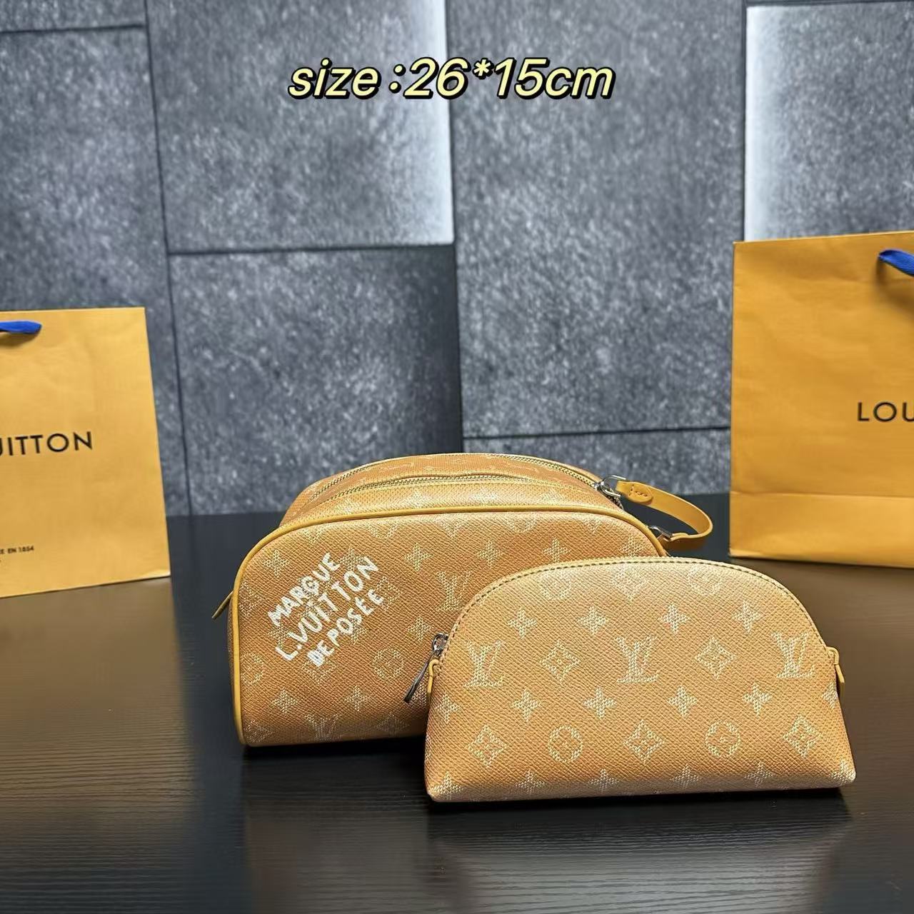 LV メンズ トイレタリーバッグ【50％割引+送料無料】