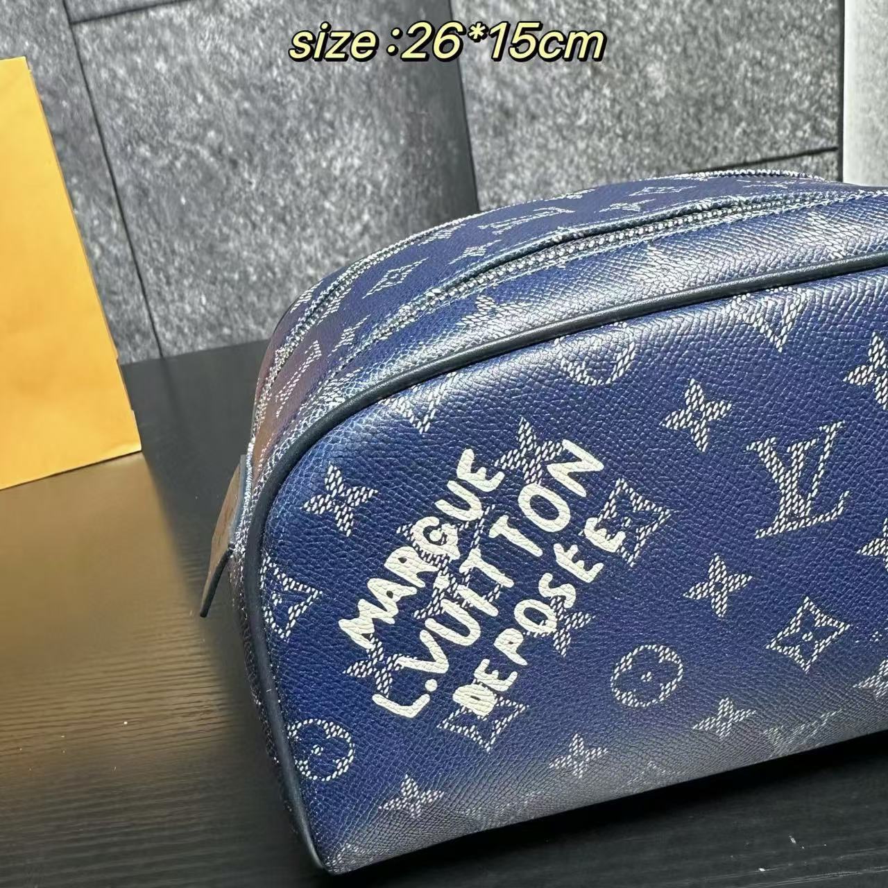 LV メンズ トイレタリーバッグ【50％割引+送料無料】