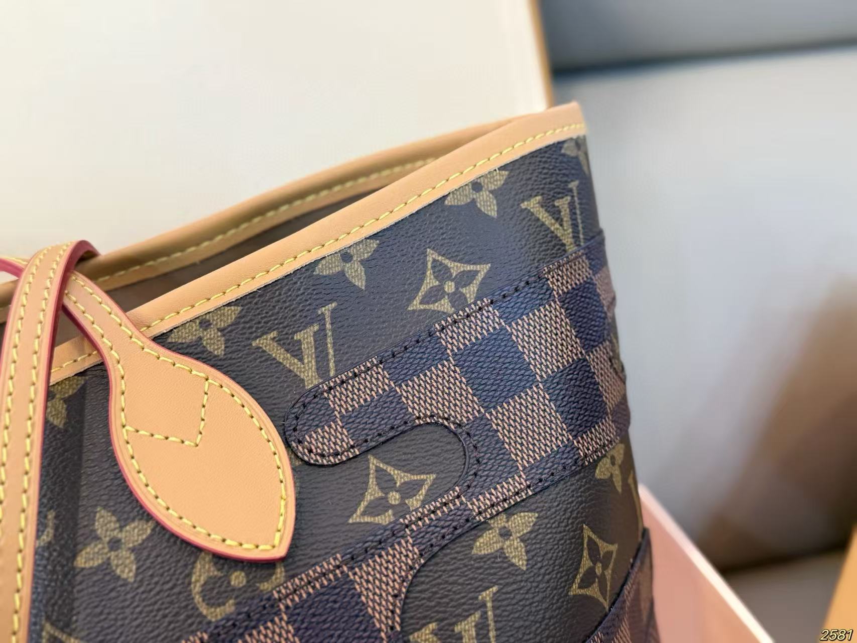 LV neverfull買い物袋【50％割引+送料無料】