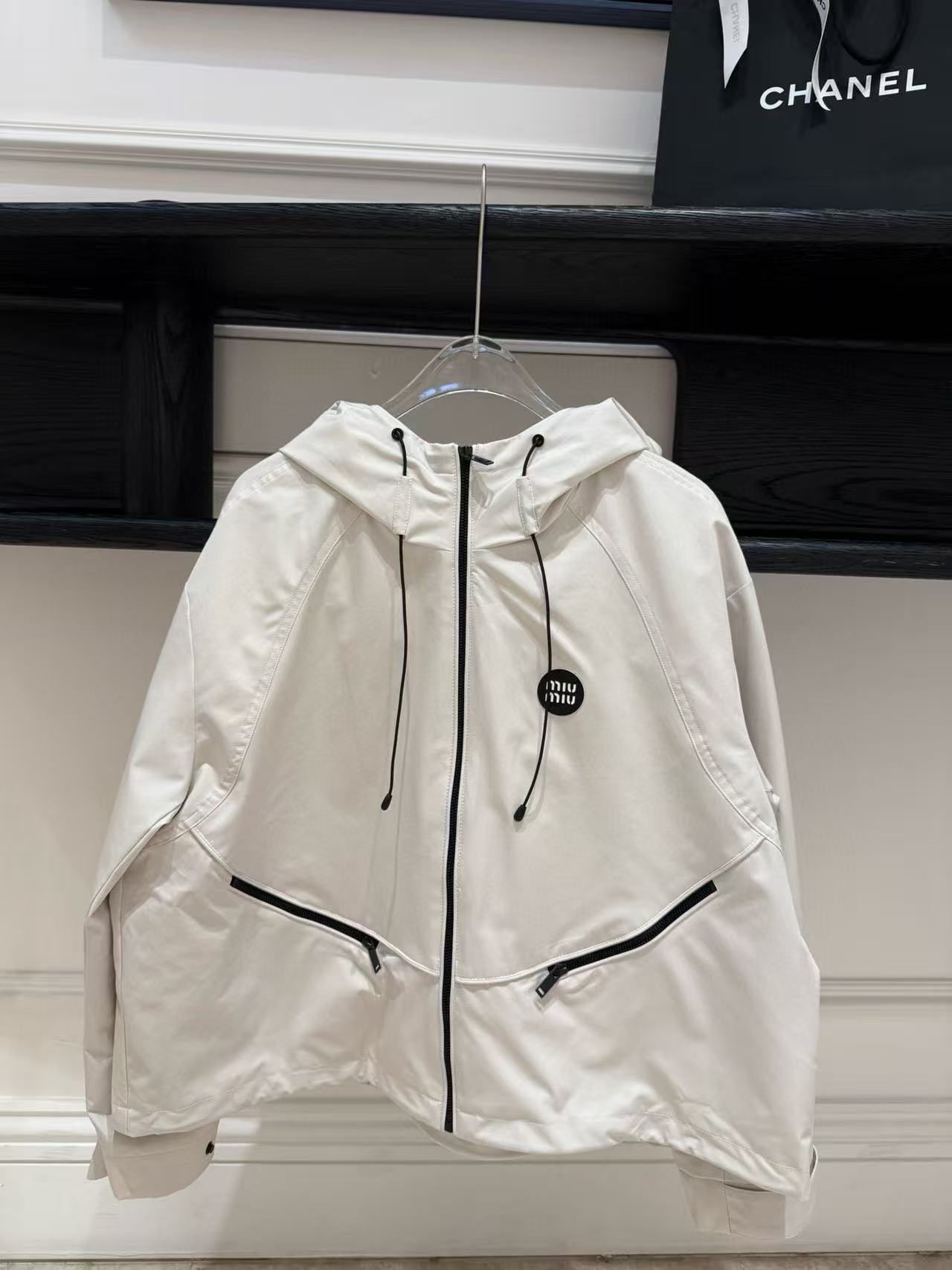 M1UM1U シンプルフードジャケット【50％割引+送料無料】