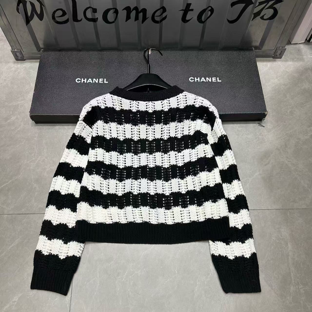 M1UM1U 透かし模様のストライプウールセーター【50％割引+送料無料】