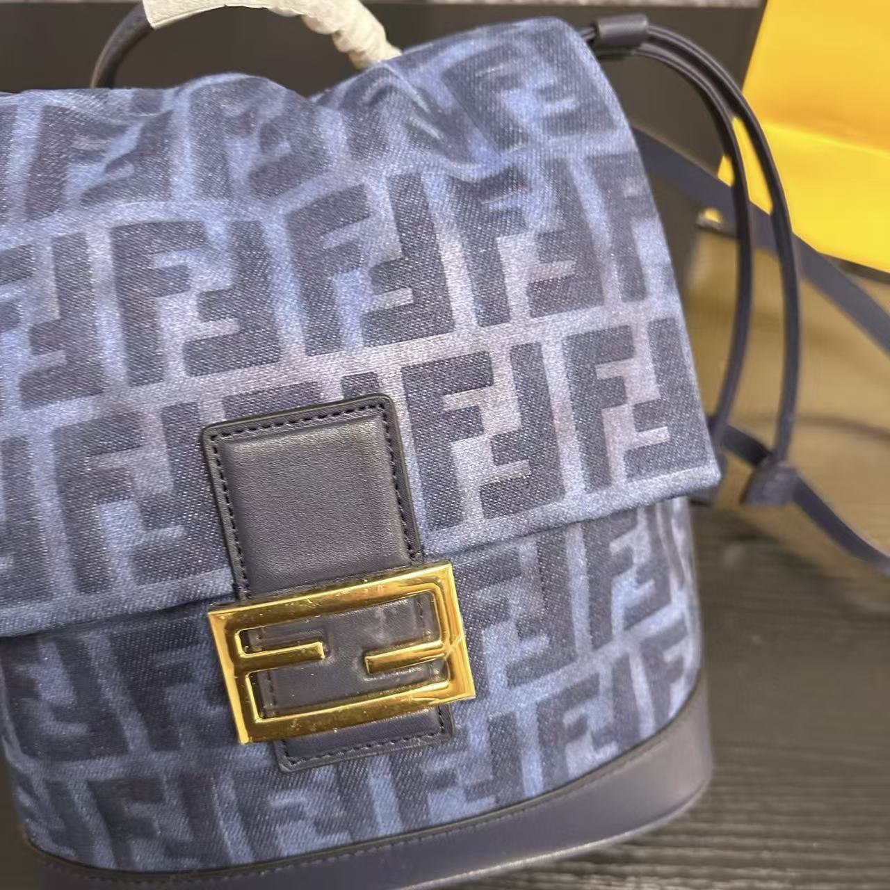 FEND1FF デニムフロックバックパック【50％割引+送料無料】