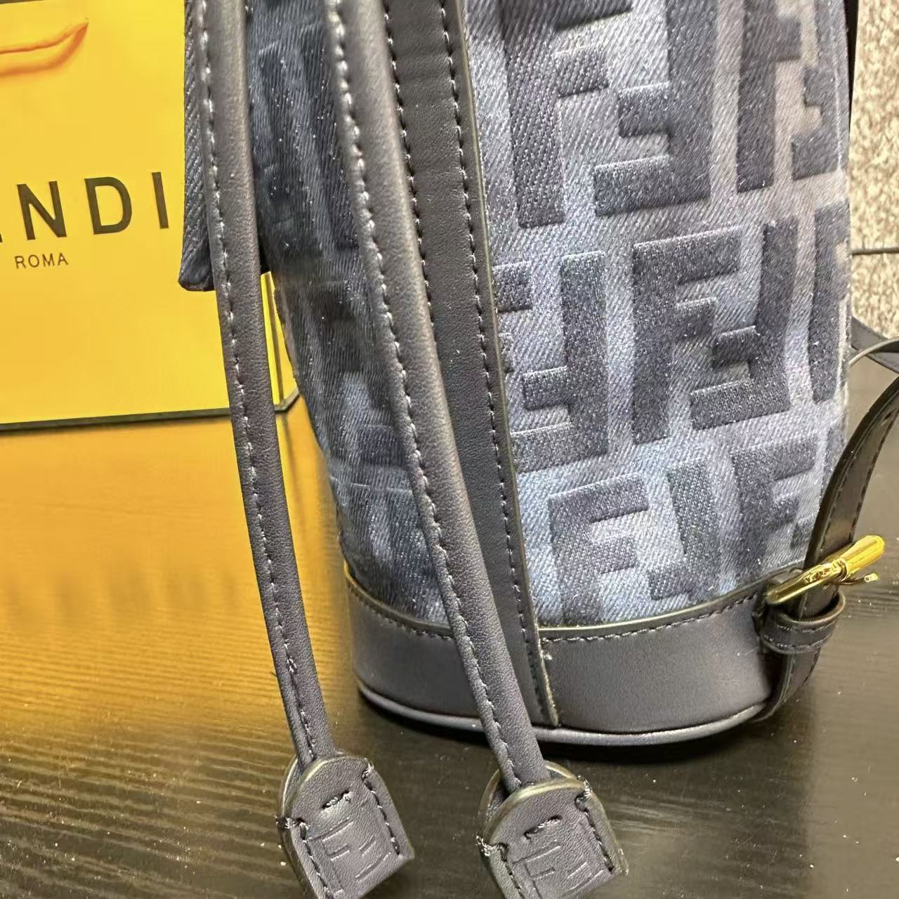 FEND1FF デニムフロックバックパック【50％割引+送料無料】