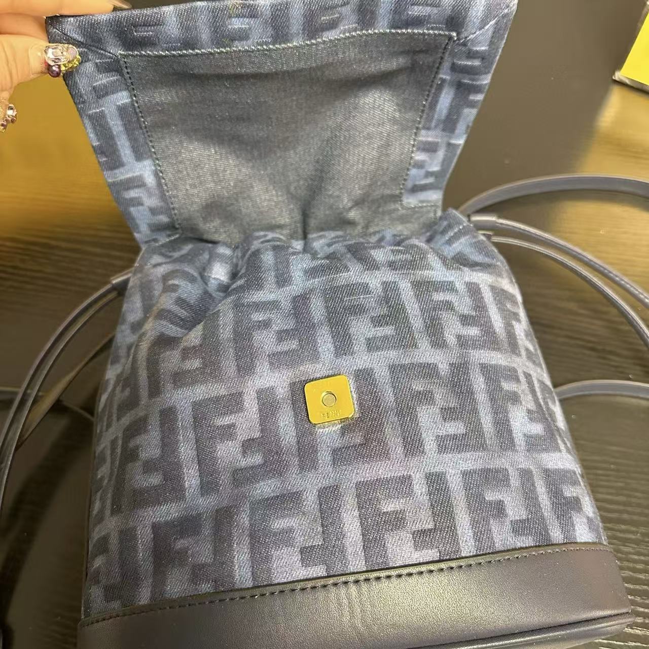 FEND1FF デニムフロックバックパック【50％割引+送料無料】