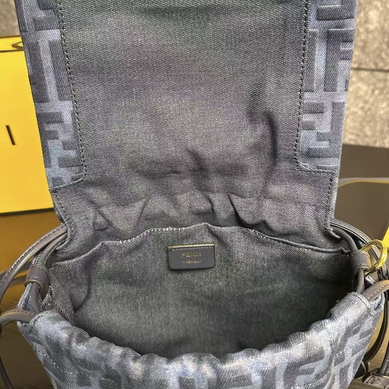 FEND1FF デニムフロックバックパック【50％割引+送料無料】