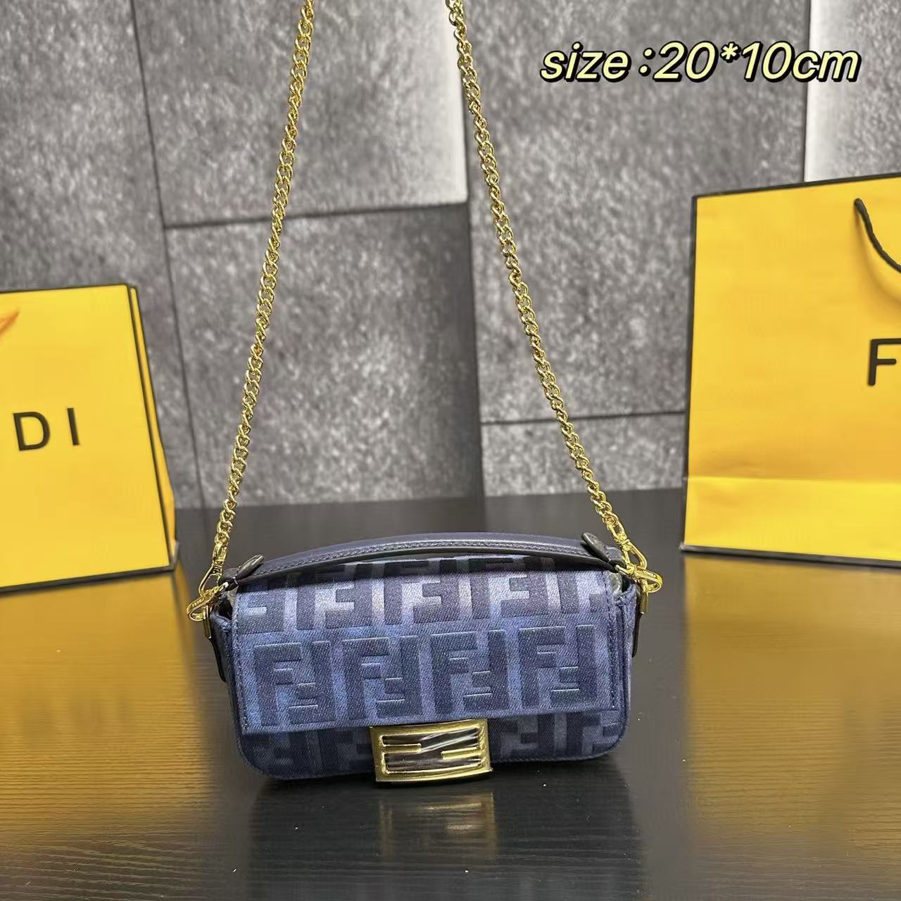 FEND1FF ジャカードチェーンバッグ【50％割引+送料無料】