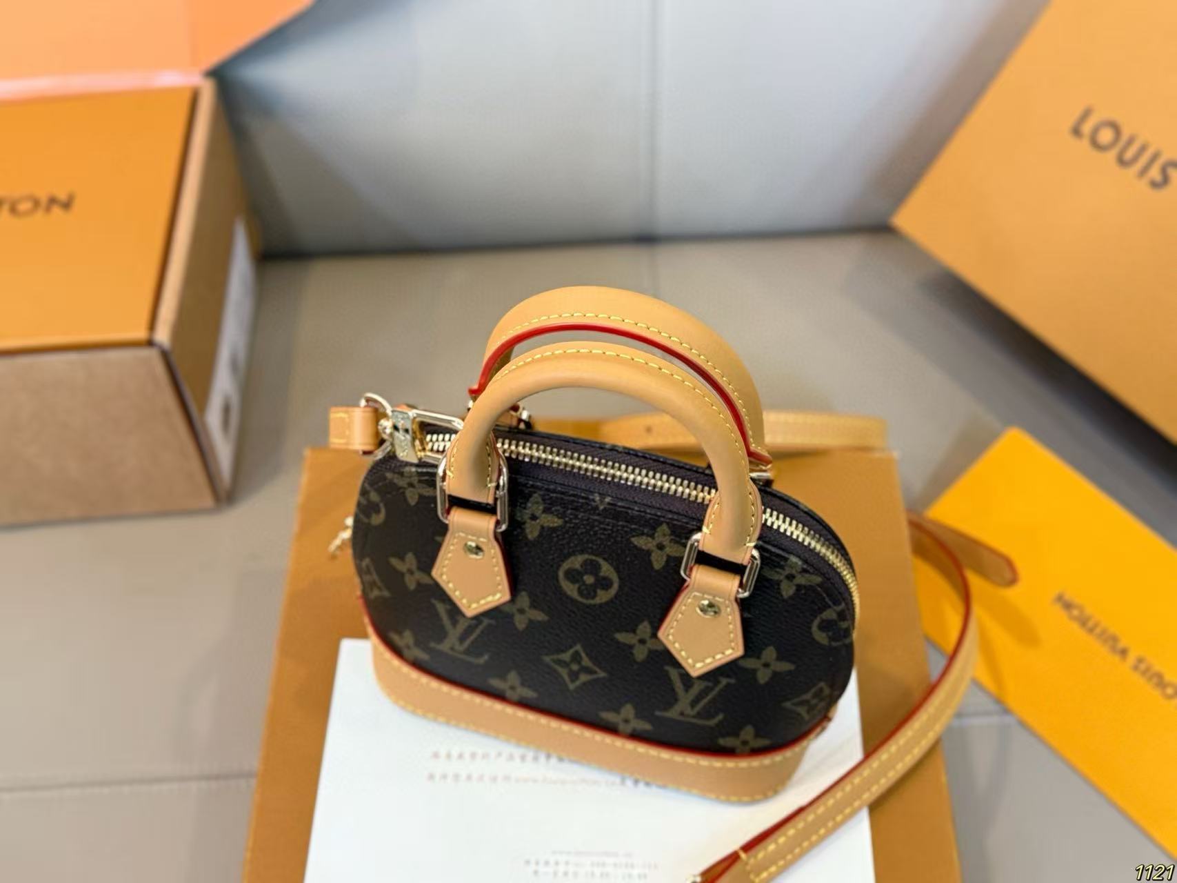 LVプリントレザーハンドバッグ【50％割引+送料無料】