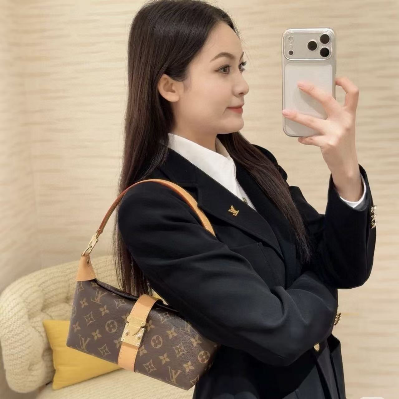 LVパールチェーンアンダーアームバッグ【50％割引+送料無料】