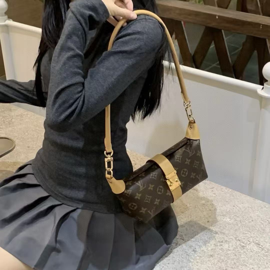 LVパールチェーンアンダーアームバッグ【50％割引+送料無料】