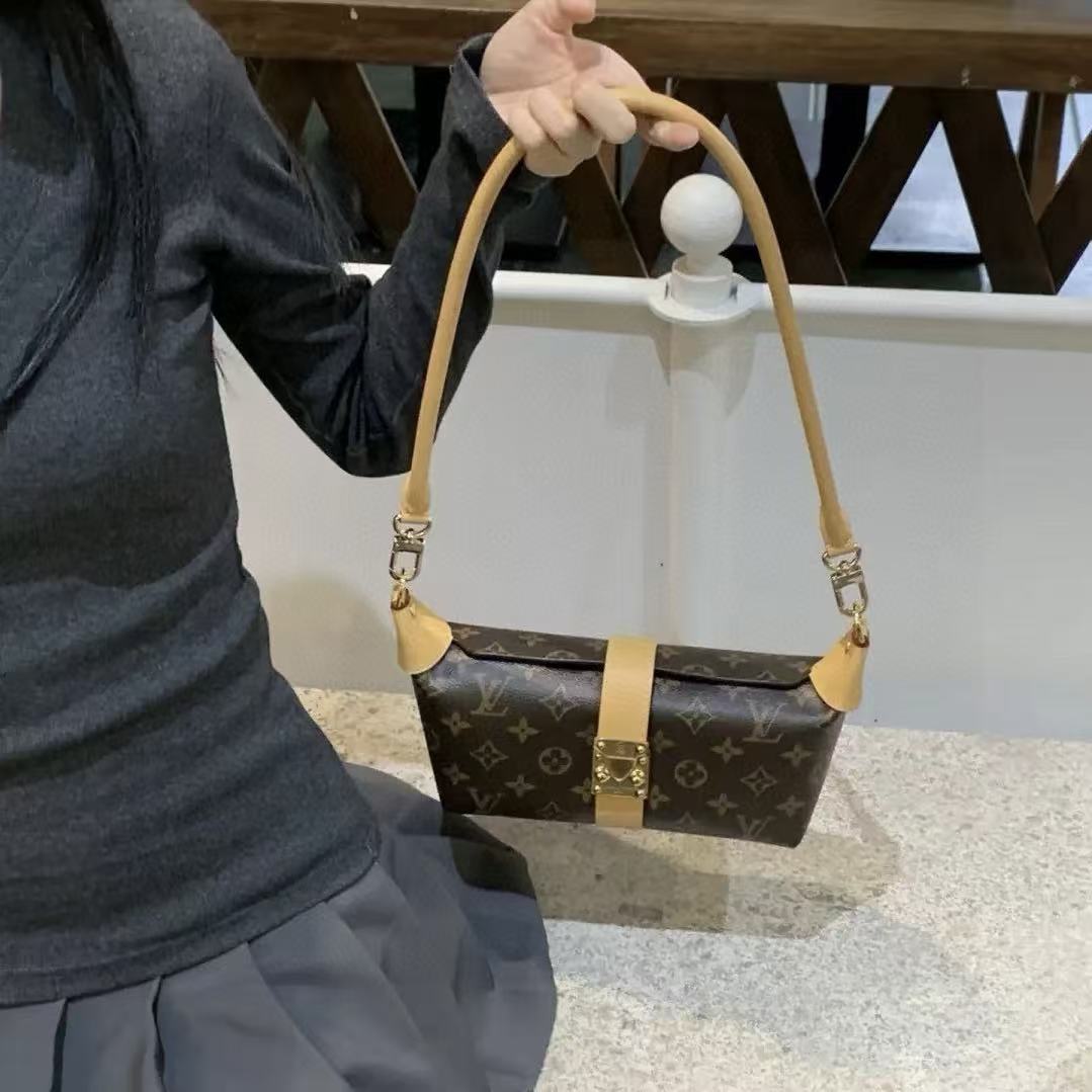 LVパールチェーンアンダーアームバッグ【50％割引+送料無料】