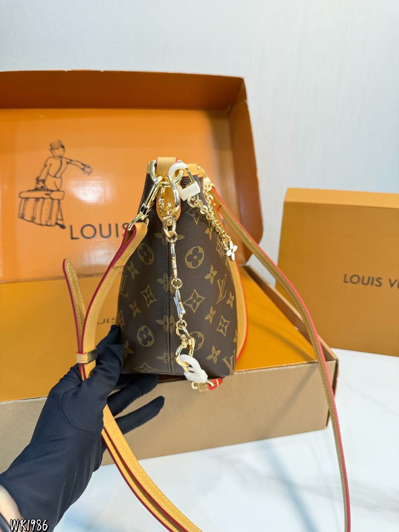 CHANE1 チェーンバケットバッグ【50％割引+送料無料】