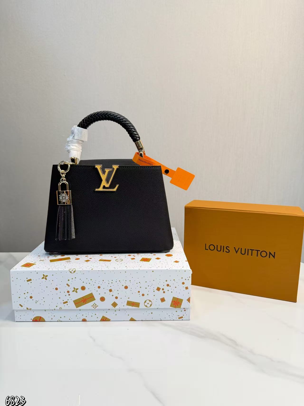 LV Capucinesハンドバッグ【50％割引+送料無料】