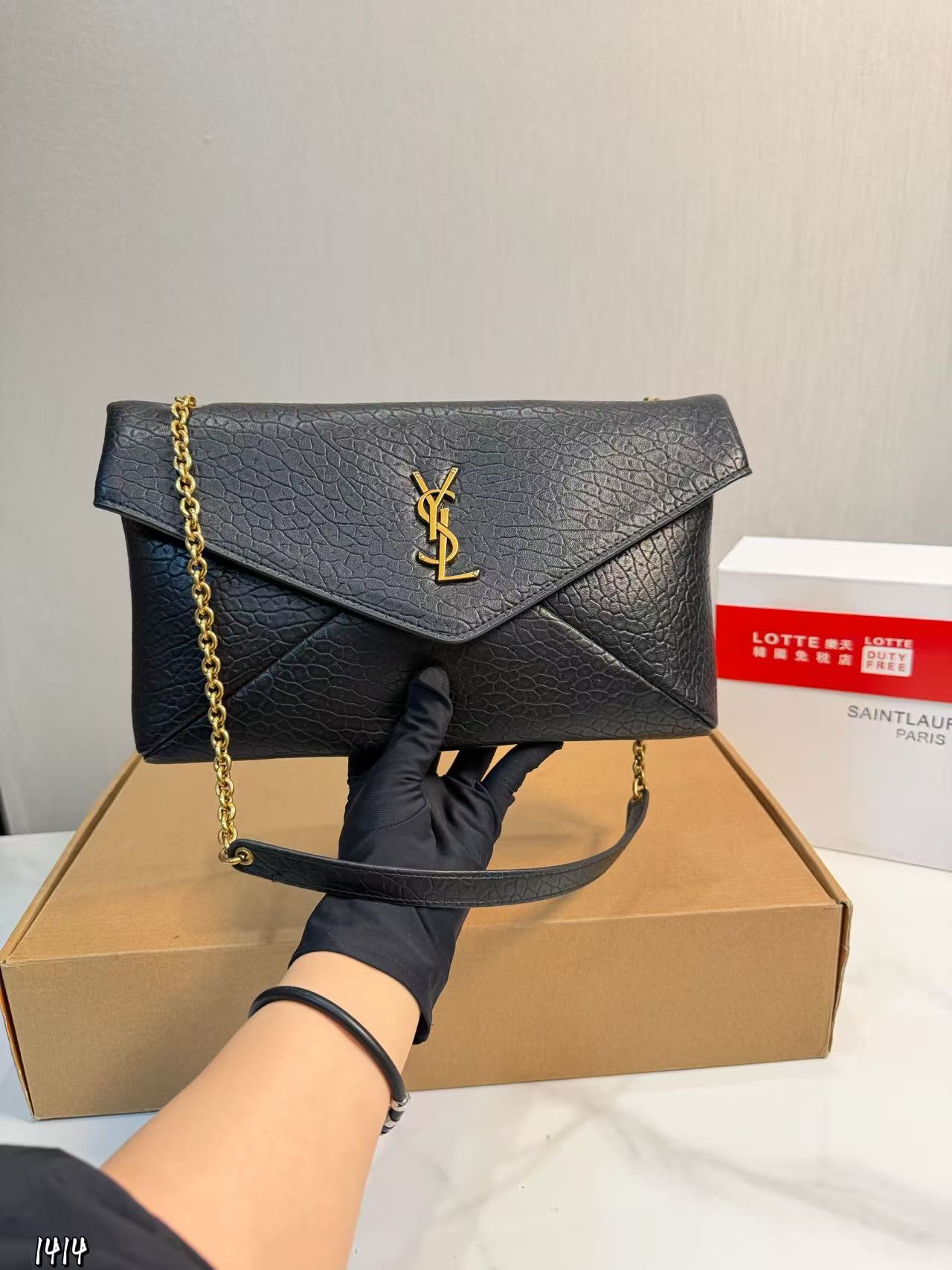 YSLレザーチェーンアンダーアームバッグ【50％割引+送料無料】