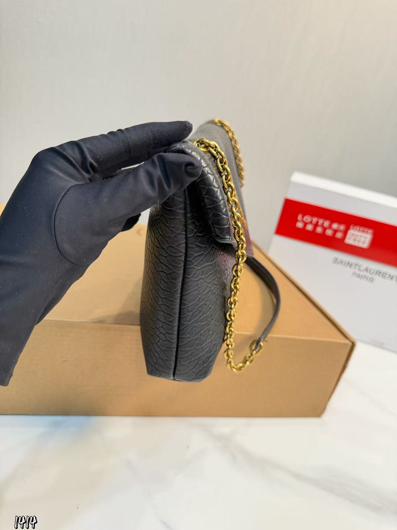 YSLレザーチェーンアンダーアームバッグ【50％割引+送料無料】