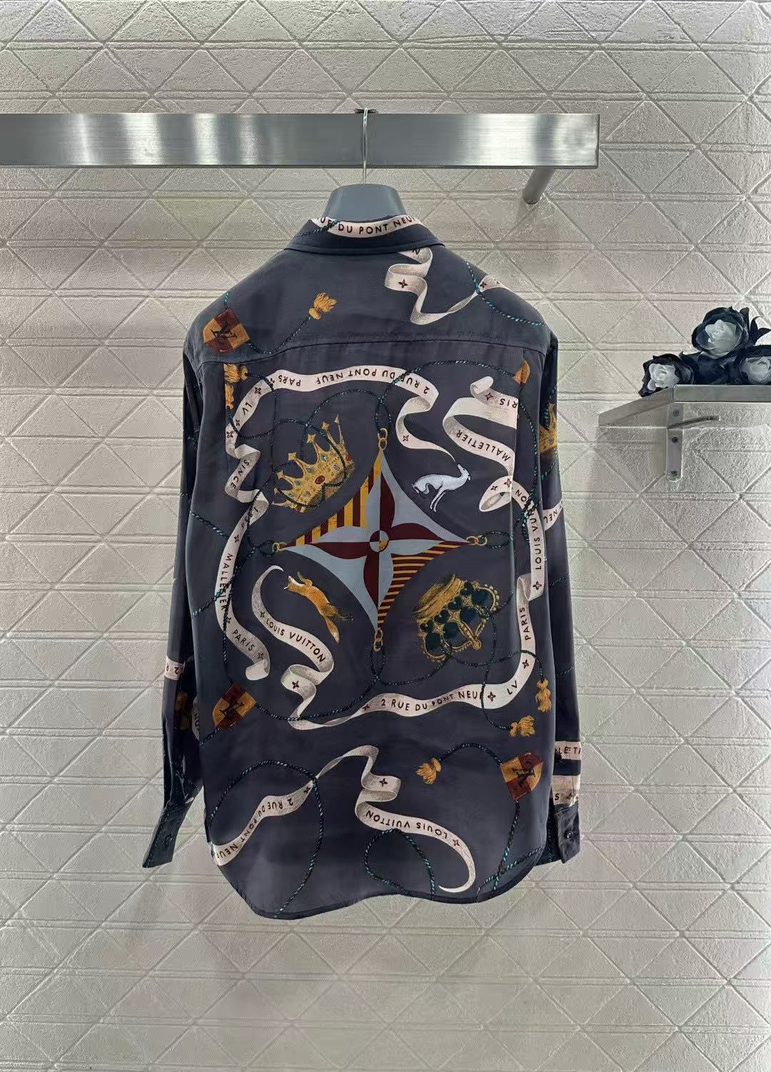 LVプリントカラーシャツ【50％割引+送料無料】